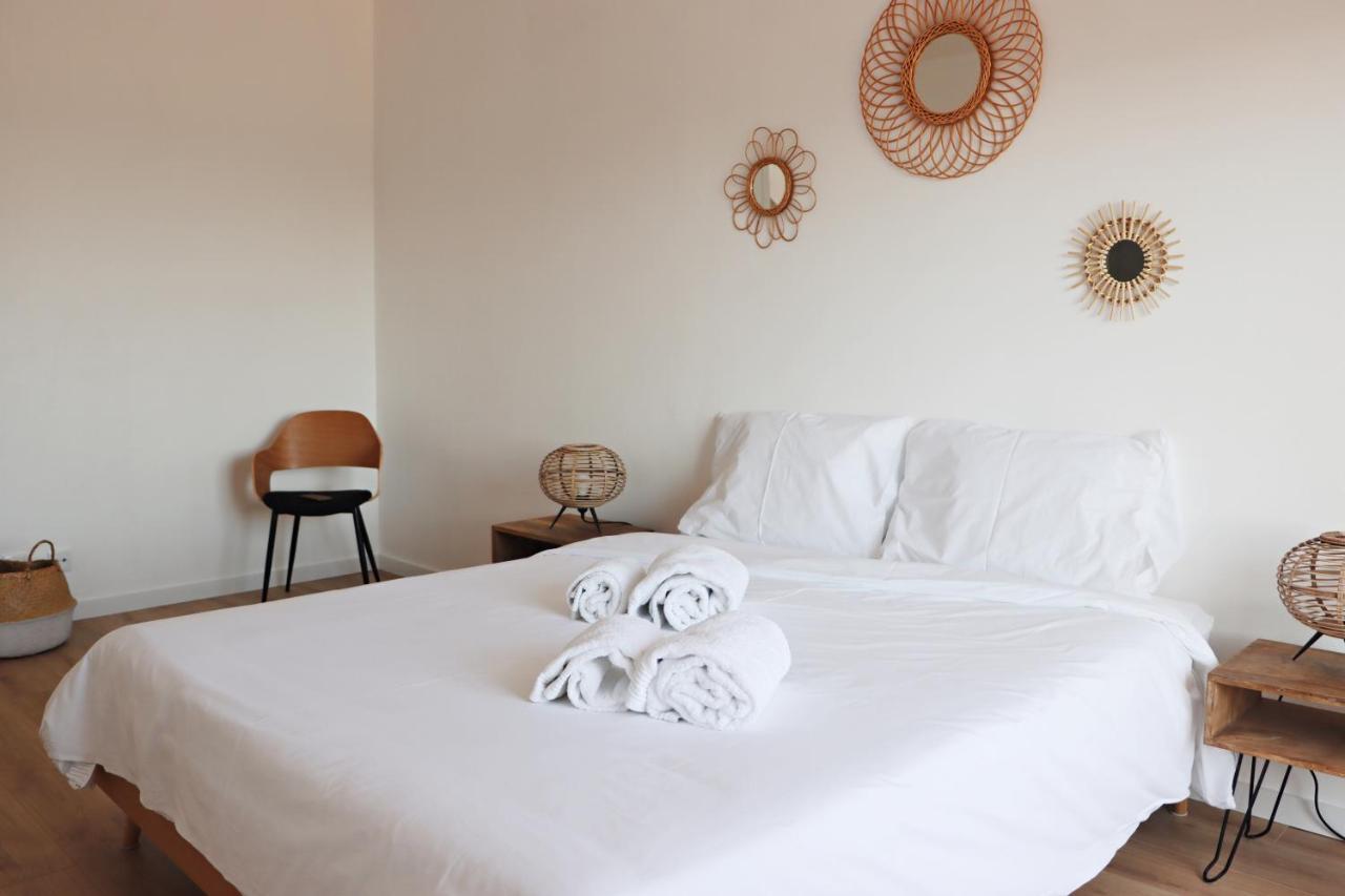 Vivenda Geminada Com Piscina A 10 Minutos A Pe Da Villa Portimao