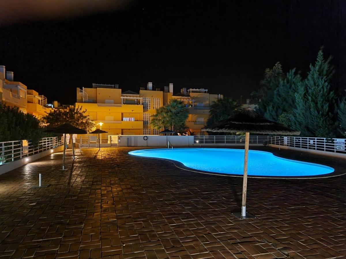 Apartment Marinho - 2 Bedroom 2 Bathroom Ground Floor With Communal Pool And Gardens Conceicao (Faro)