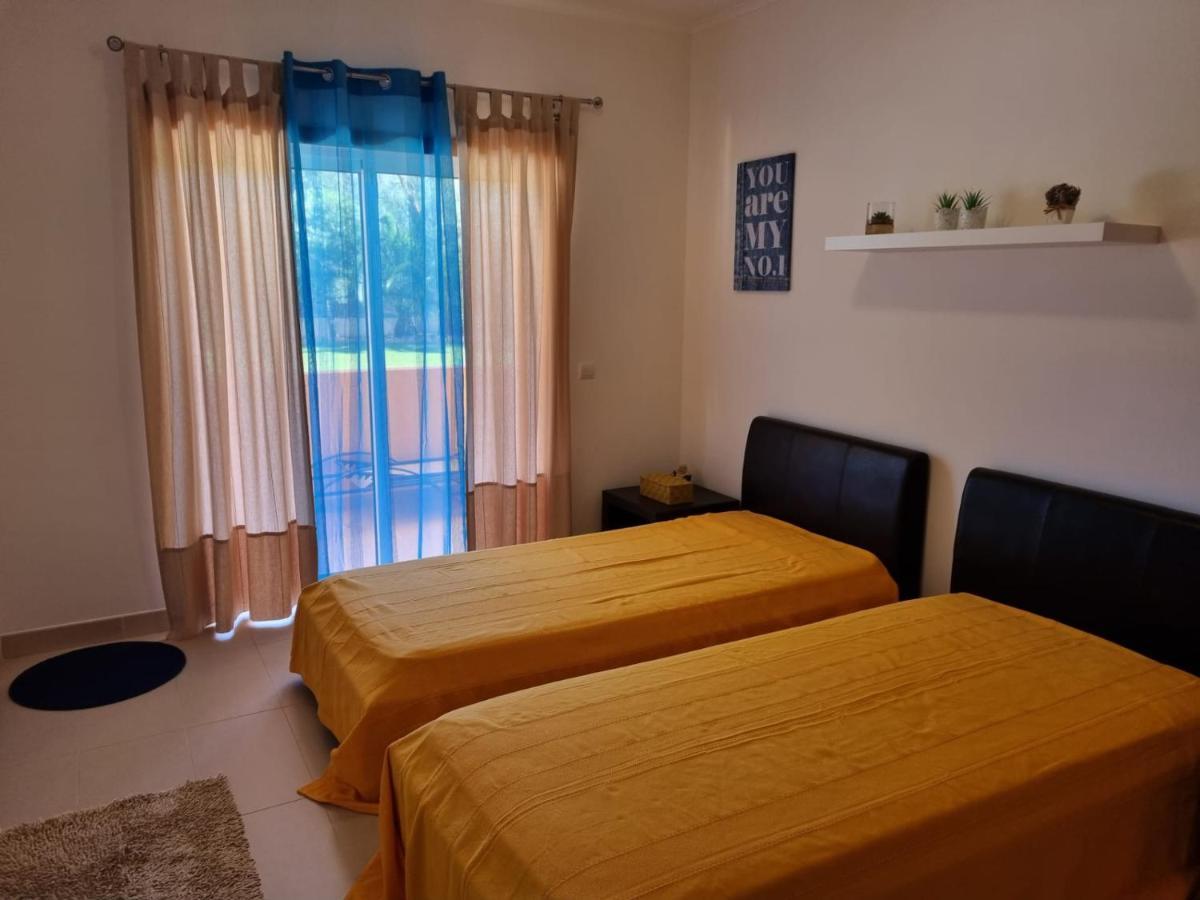 Marinho - 2 Bedroom 2 Bathroom Ground Floor With Communal Pool And Gardens