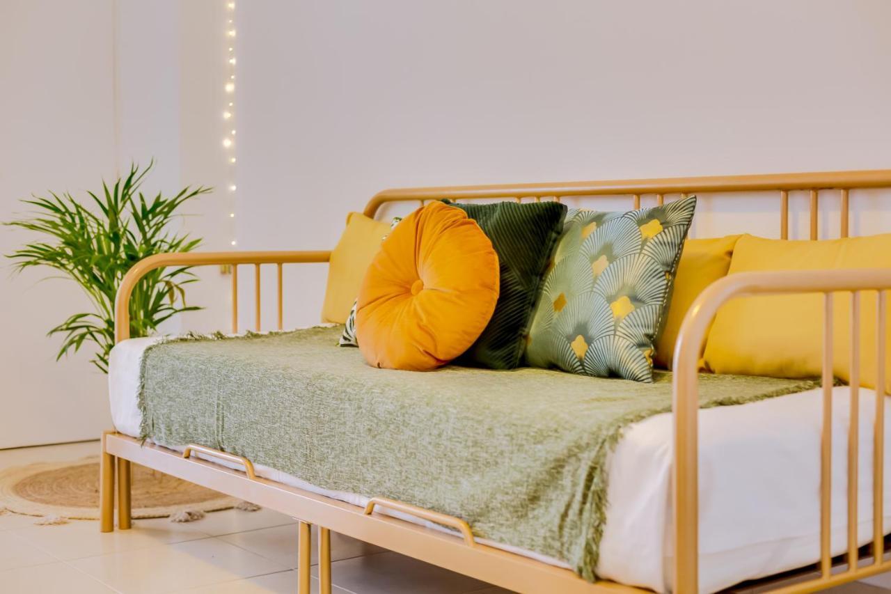 Al - Wave 7 Apartment