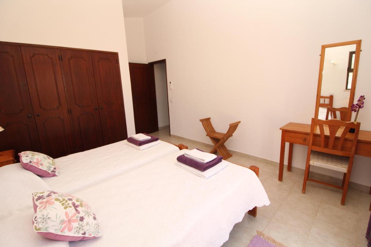 Villa Vivenda Camelia V3 Com Piscina Em - Algarve *