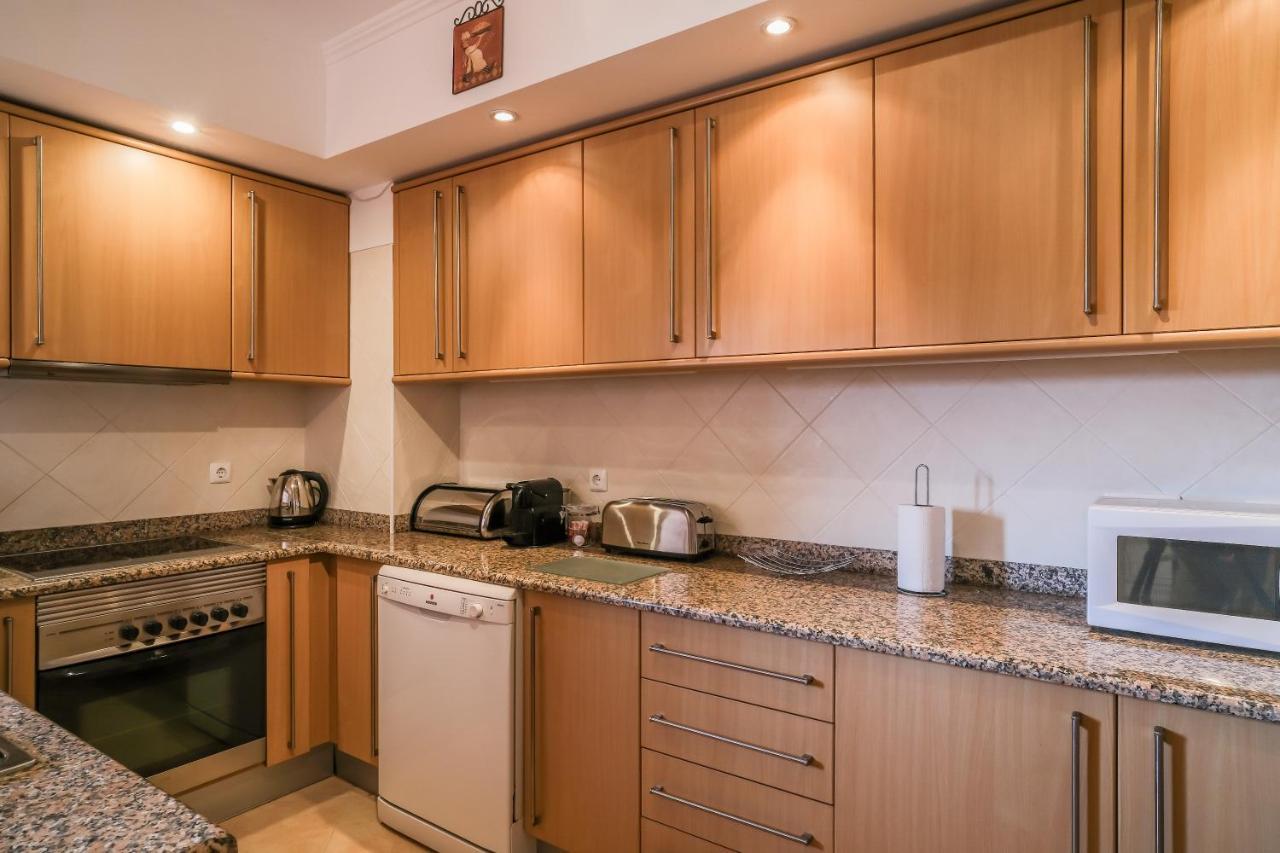 Top-floor 2 Bedroom With Sea View And Pool Apartment *