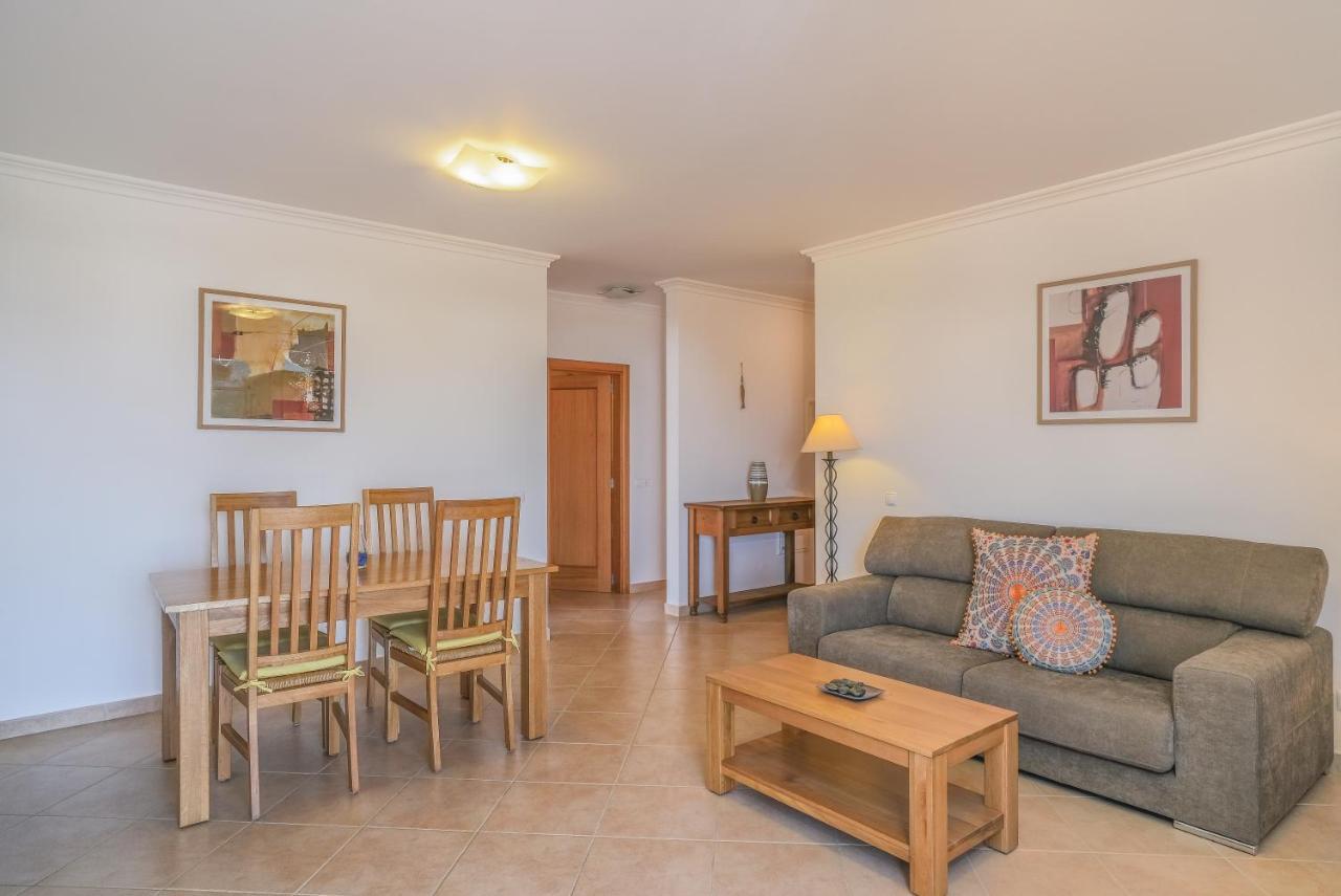 Apartment Top-floor 2 Bedroom With Sea View And Pool *