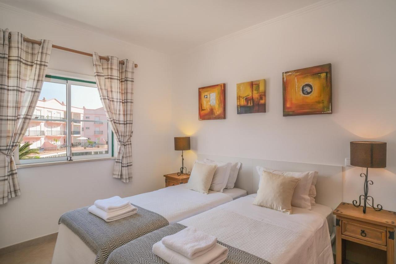 Top-floor 2 Bedroom With Sea View And Pool Appartement