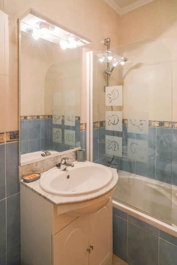 Top-floor 2 Bedroom With Sea View And Pool Apartment