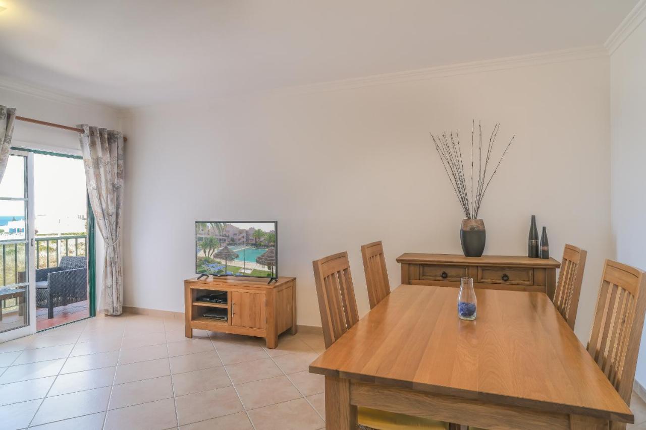 Top-floor 2 Bedroom With Sea View And Pool Praia Da Luz