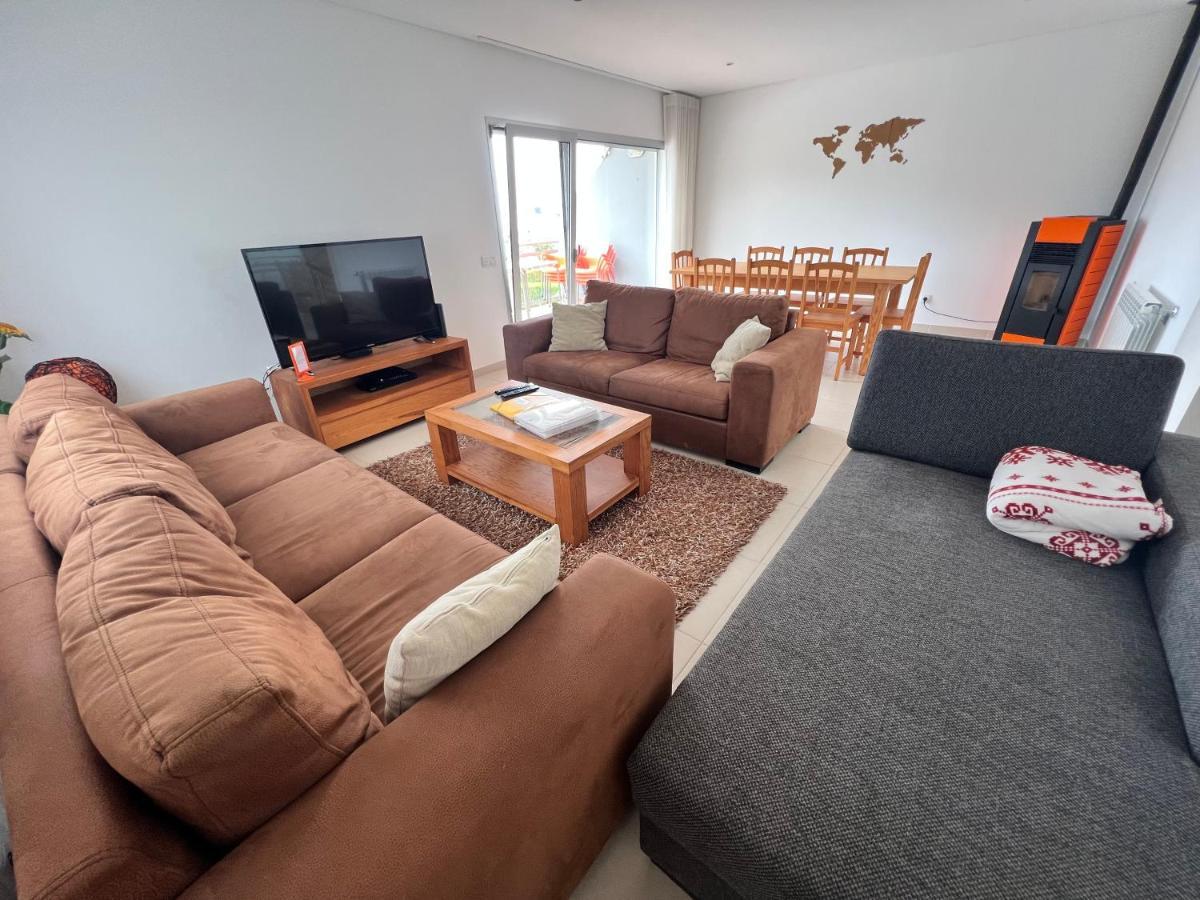 Villa With Views Over The Atlantic Ocean And Swimming Pool Famalicao