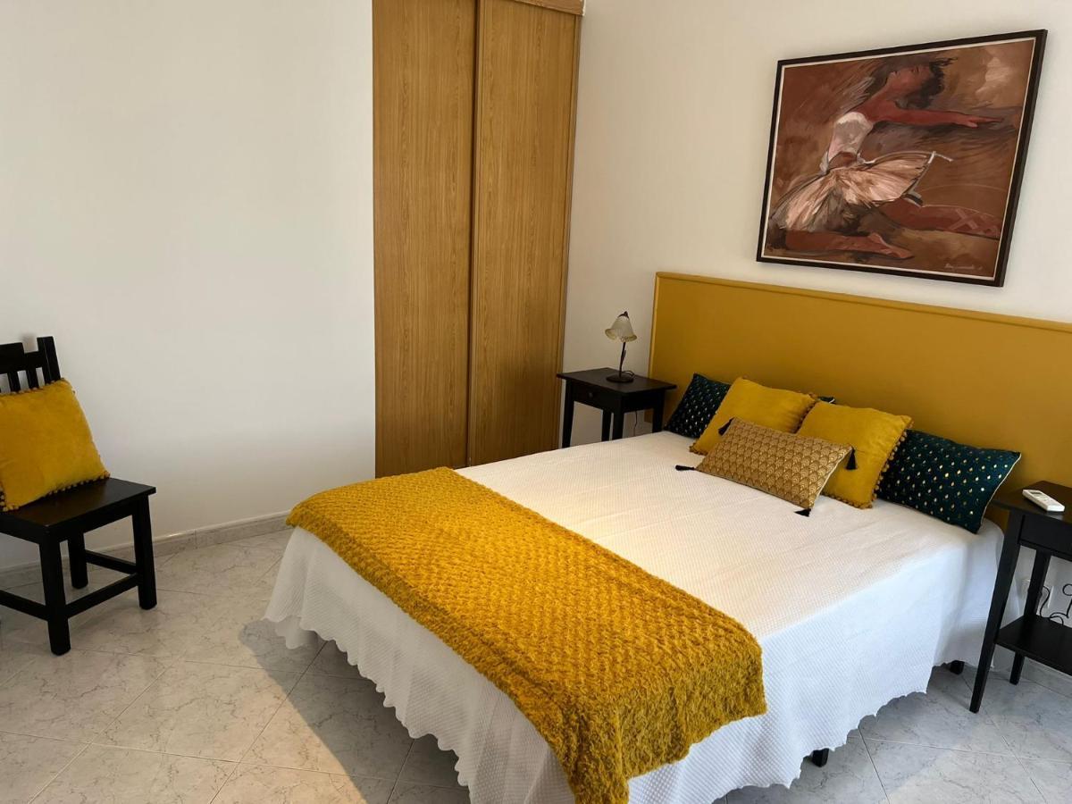 Sea View - Yellow
