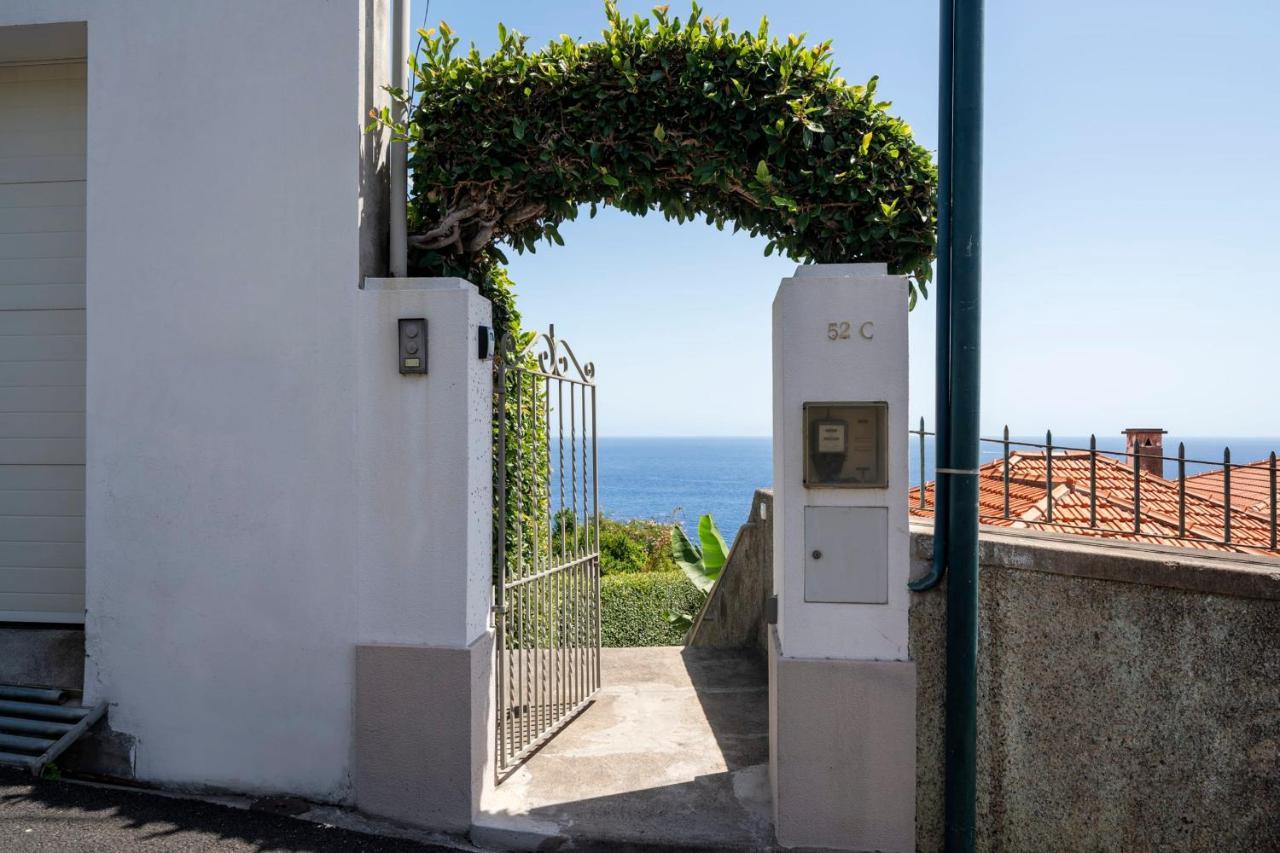 Lazareto Mar By An Island *