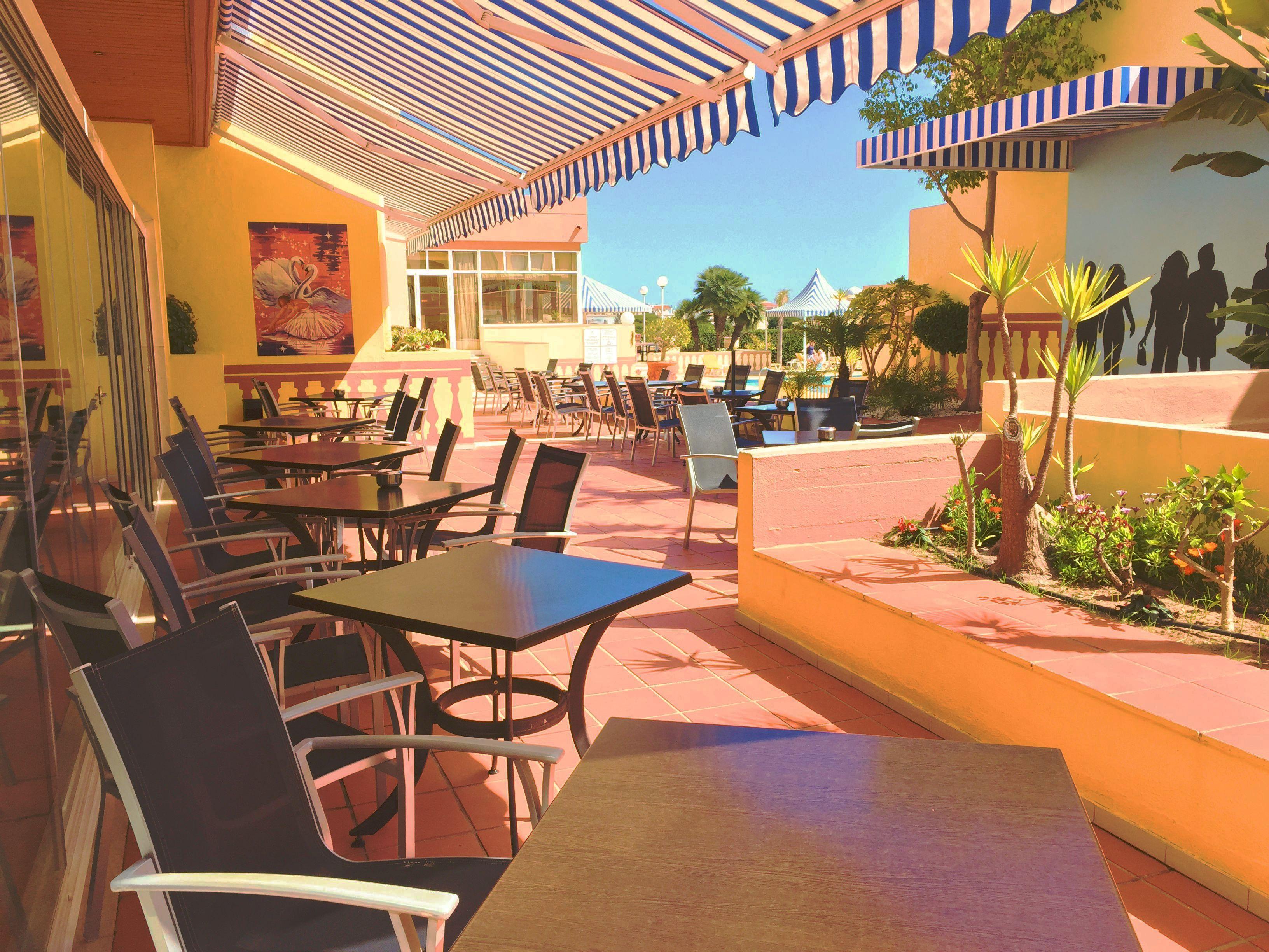Hotel Baia Cristal & 4*