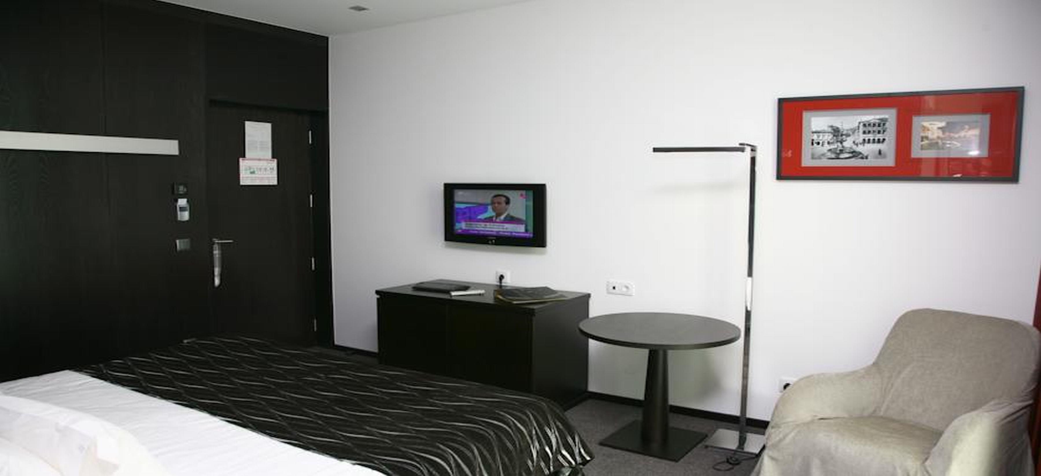Hotel Axis Viana Business &