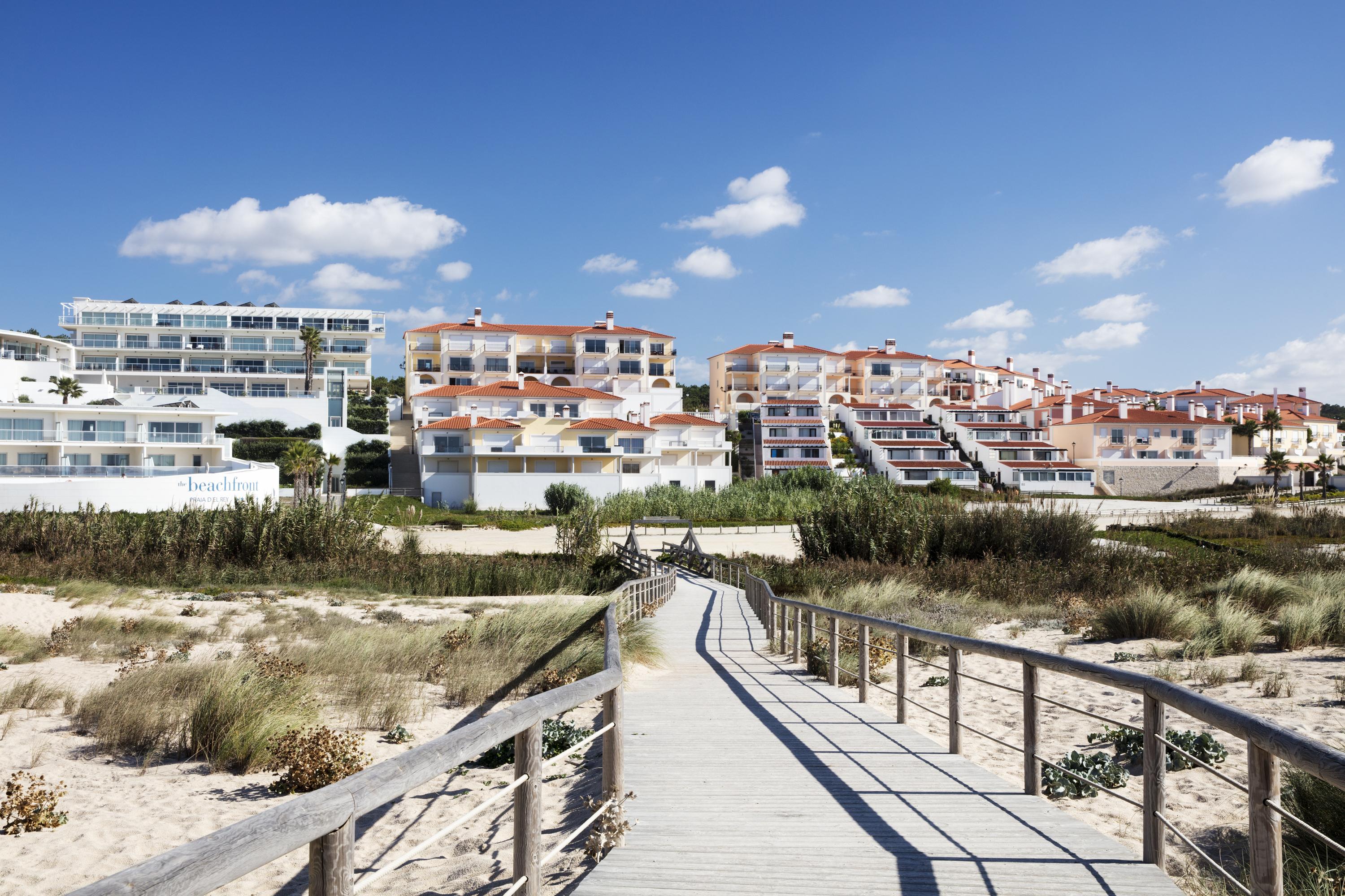 The Village - D'el Rey Golf & *