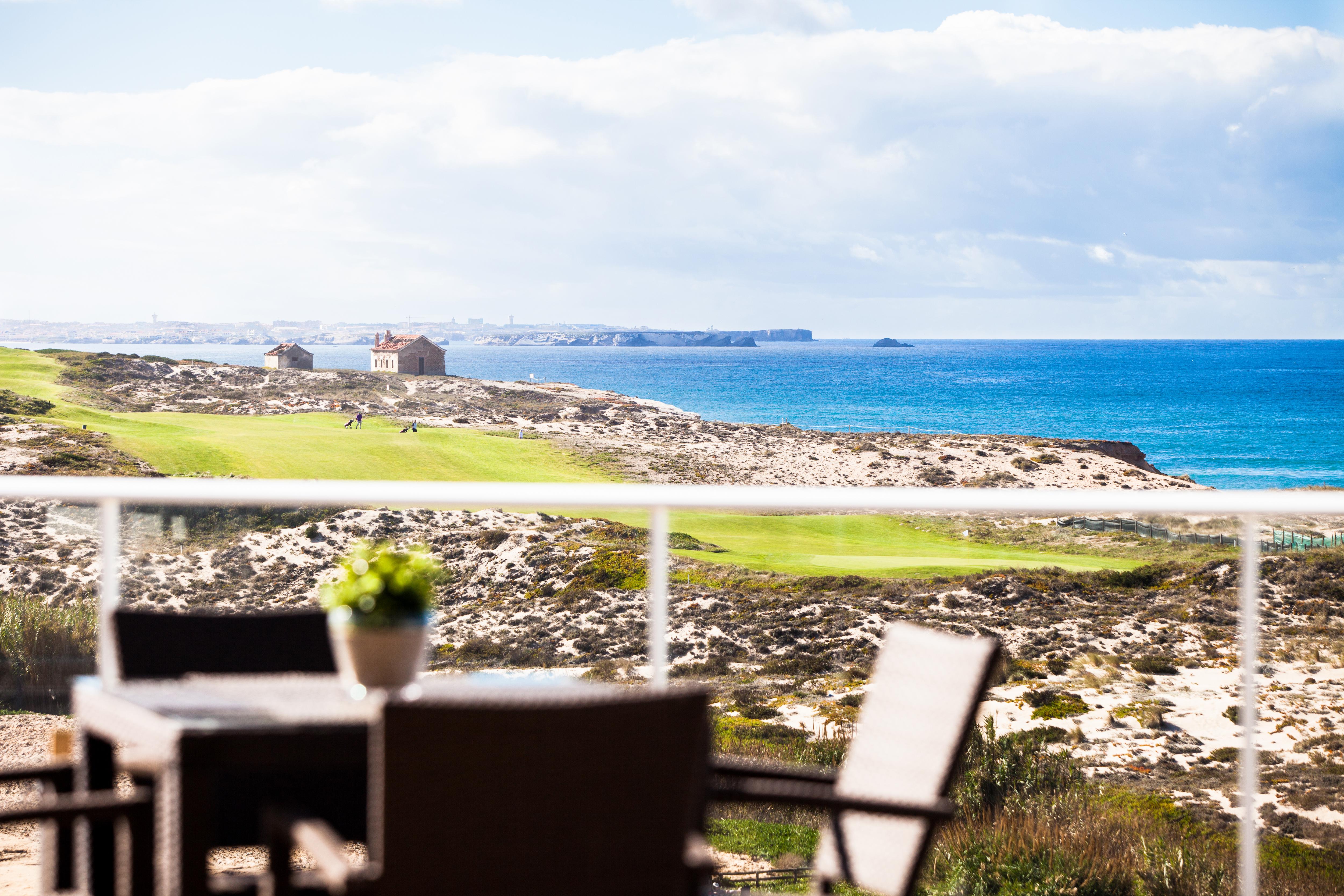 The Village - D'el Rey Golf & *