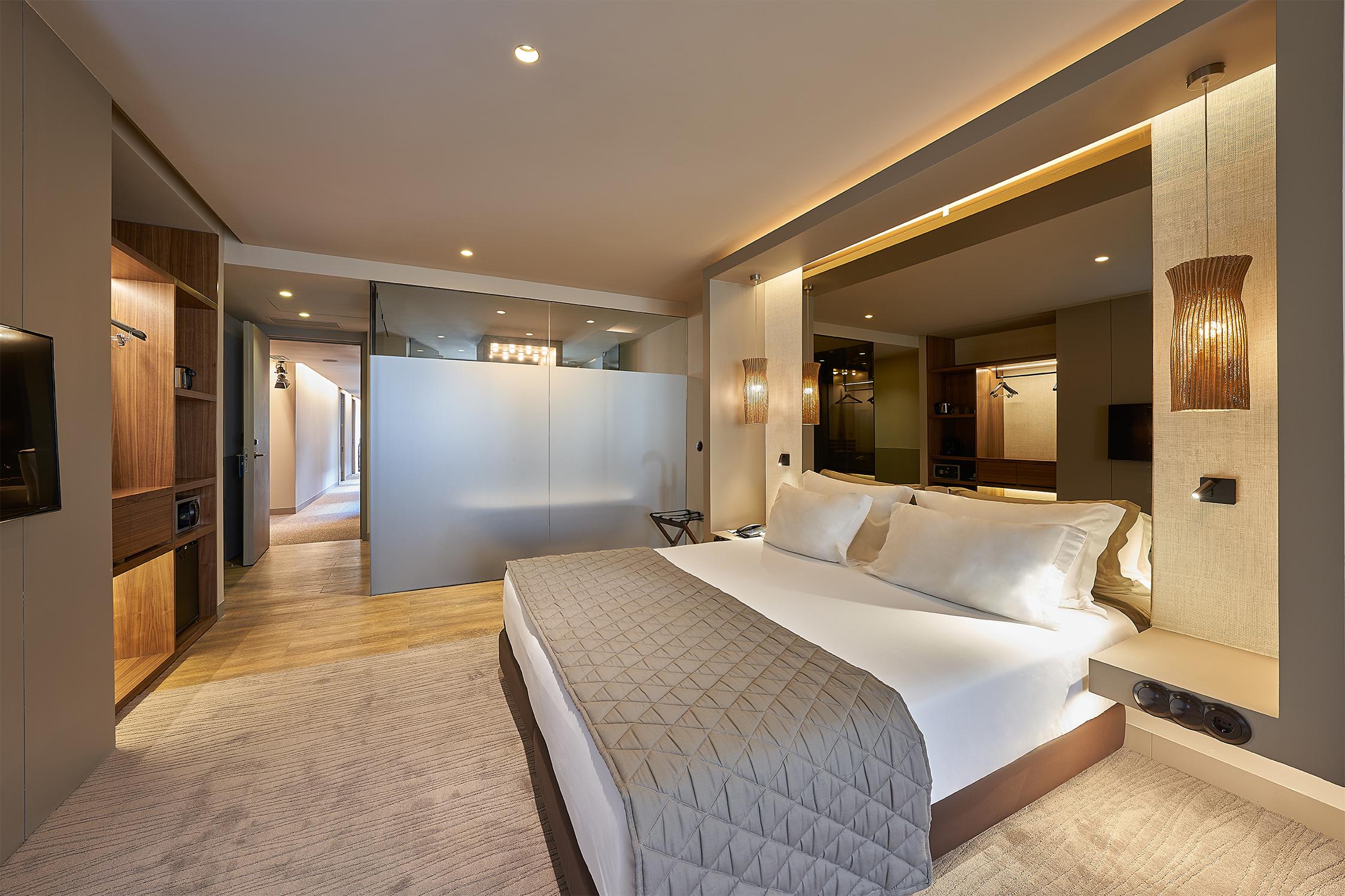 Portobay Teatro Hotel 4*