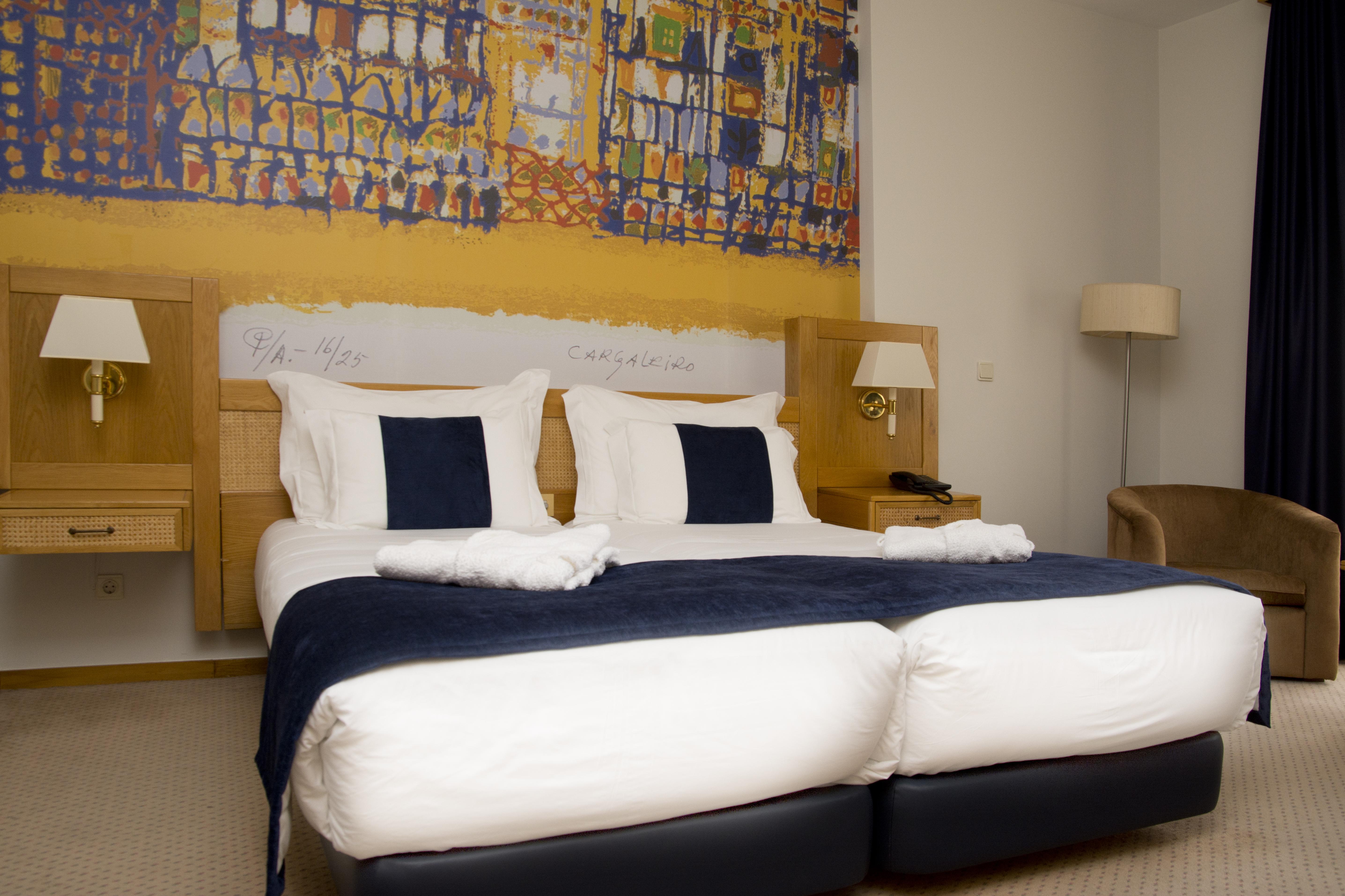 Rainha D. Amelia, Arts & Leisure Hotel