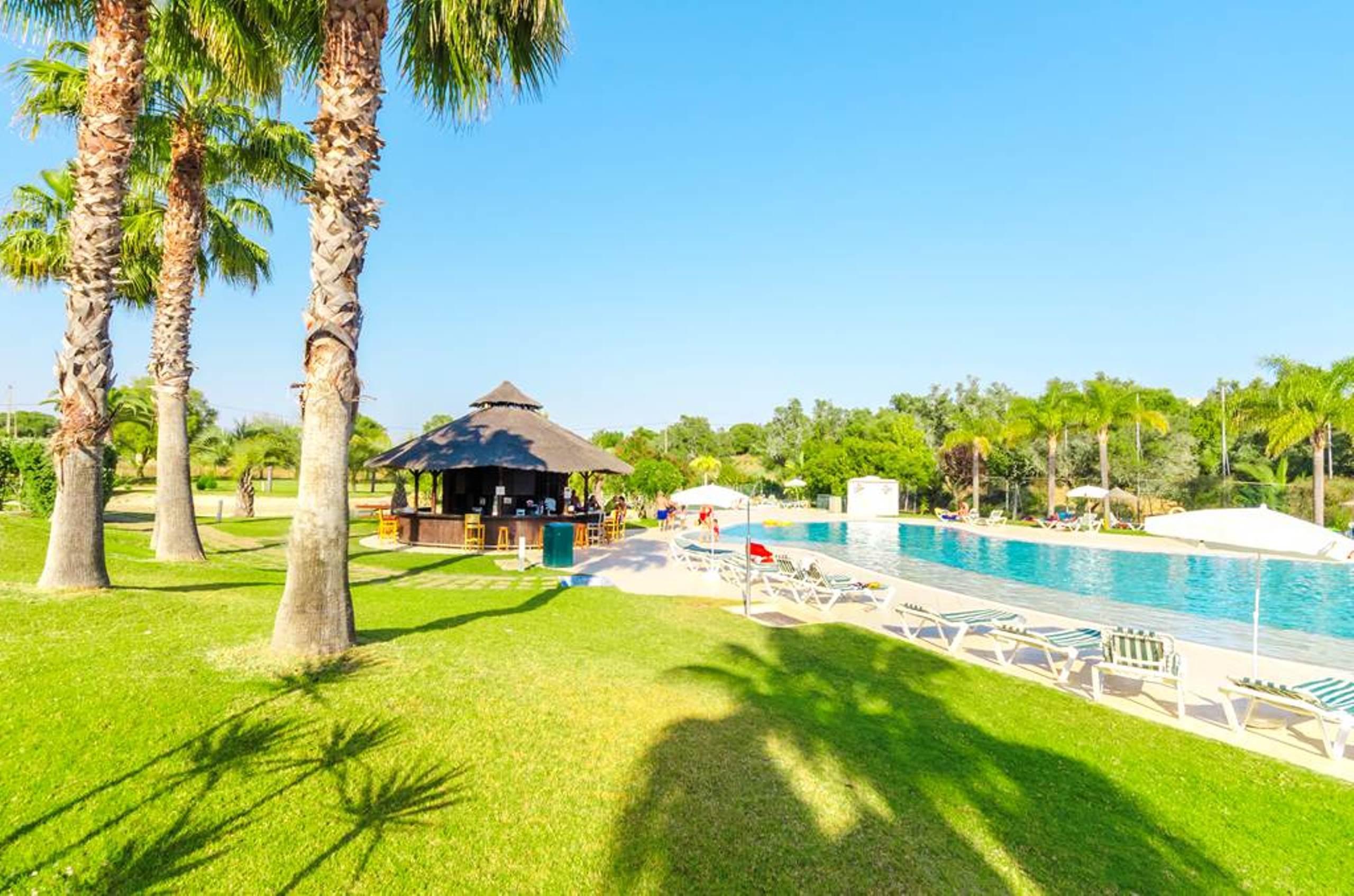 Yellow Garden Hotel 4*