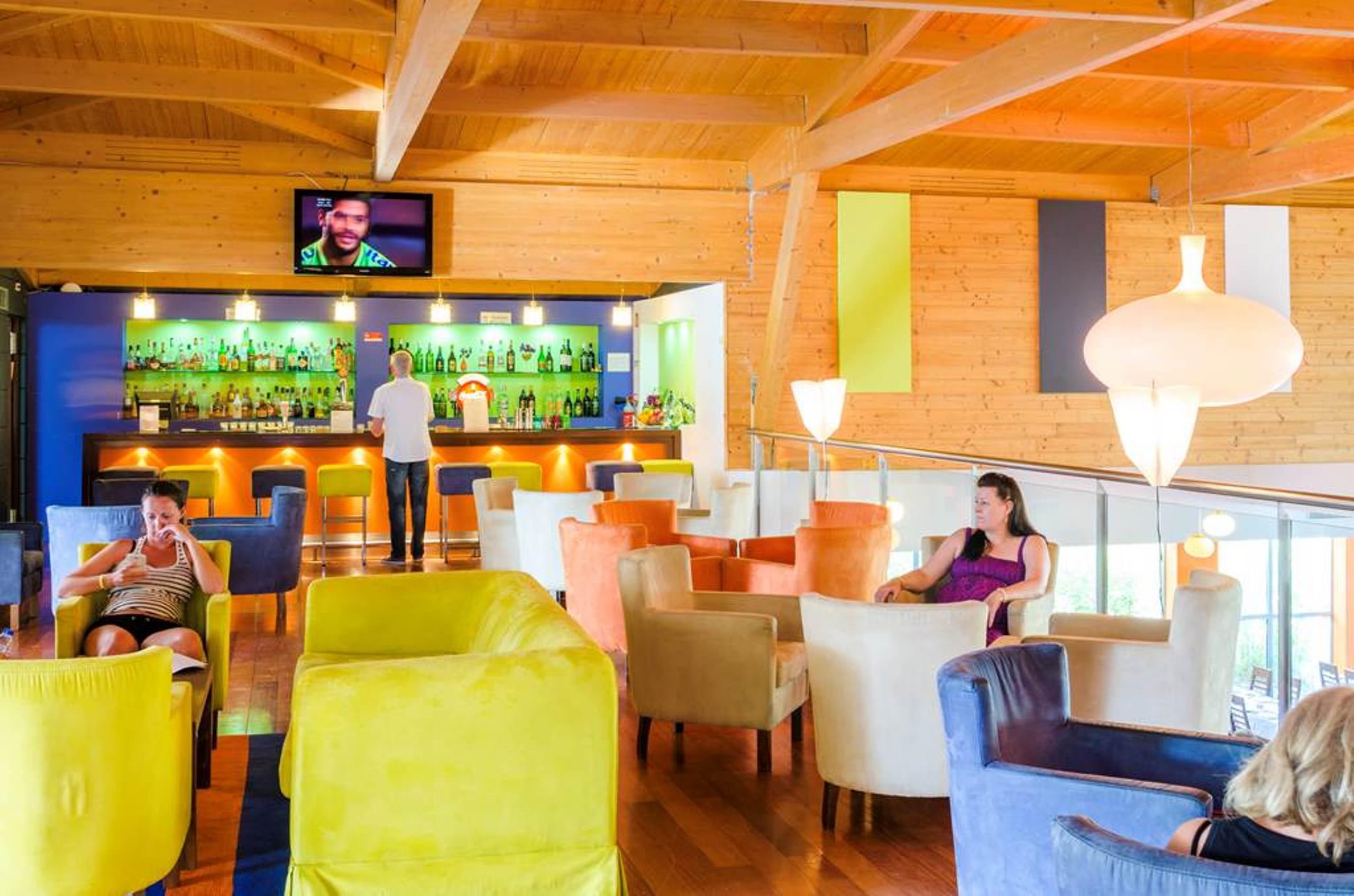 Hotel Yellow Garden 4*