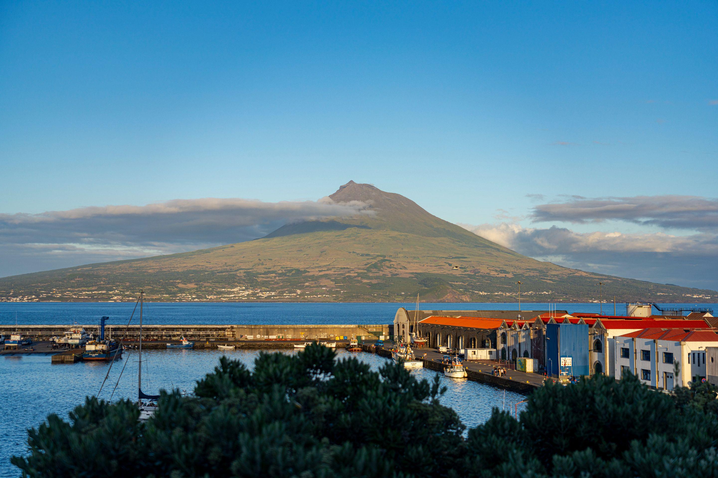 Do Canal Horta (Azores)