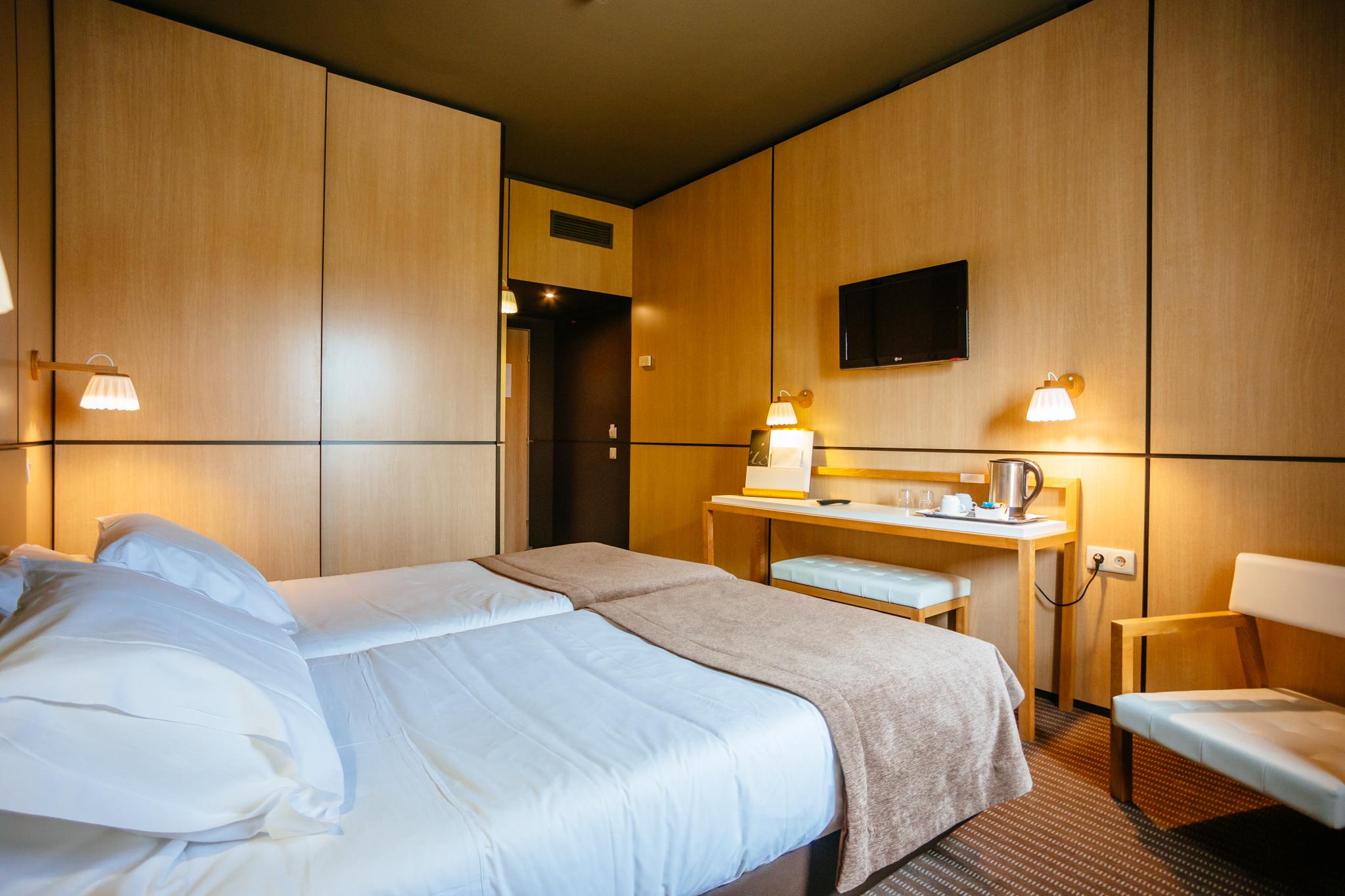Axis Vermar Conference & 4*