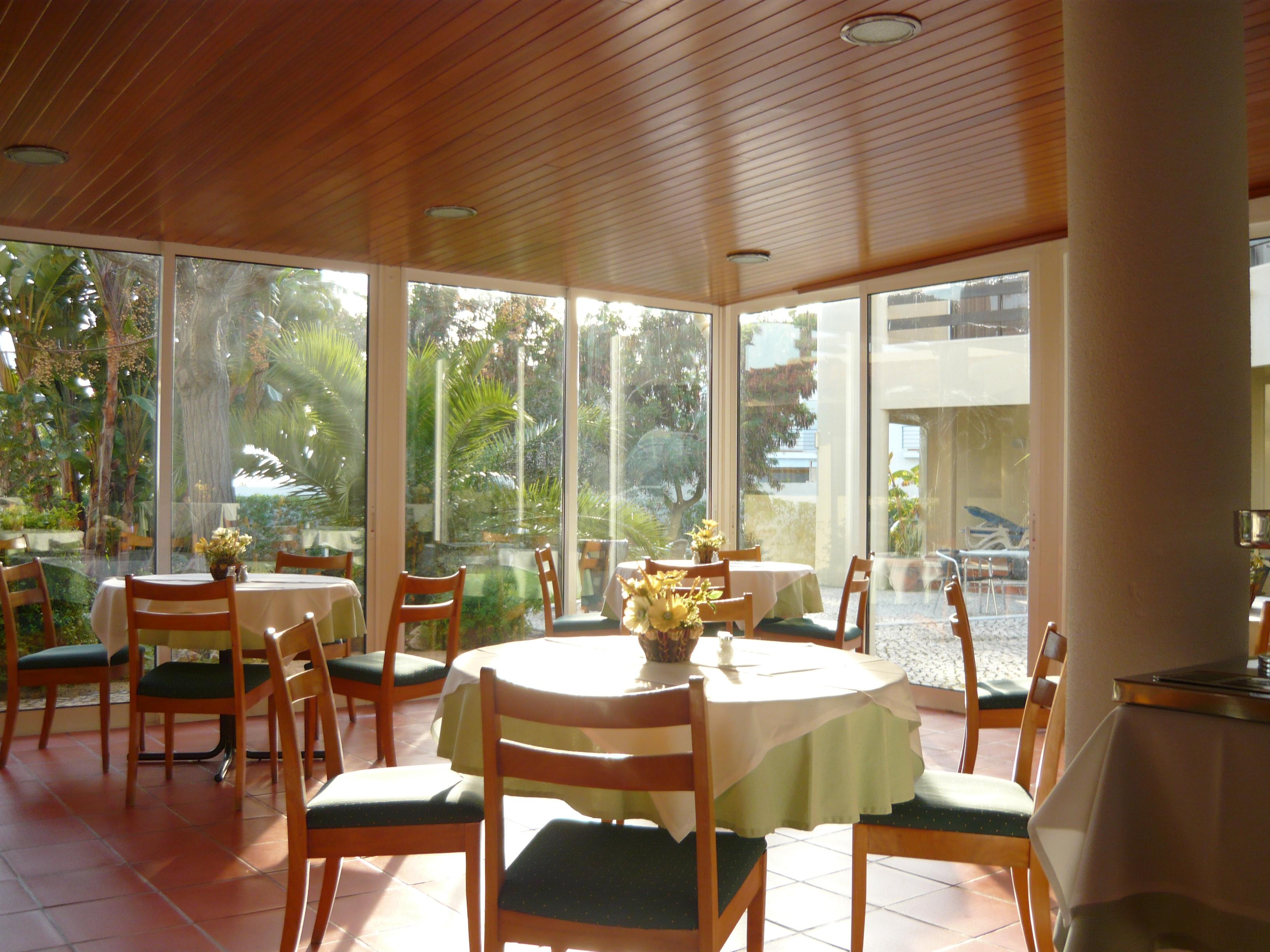 Da Lota - Beachfront Hotel Manta Rota