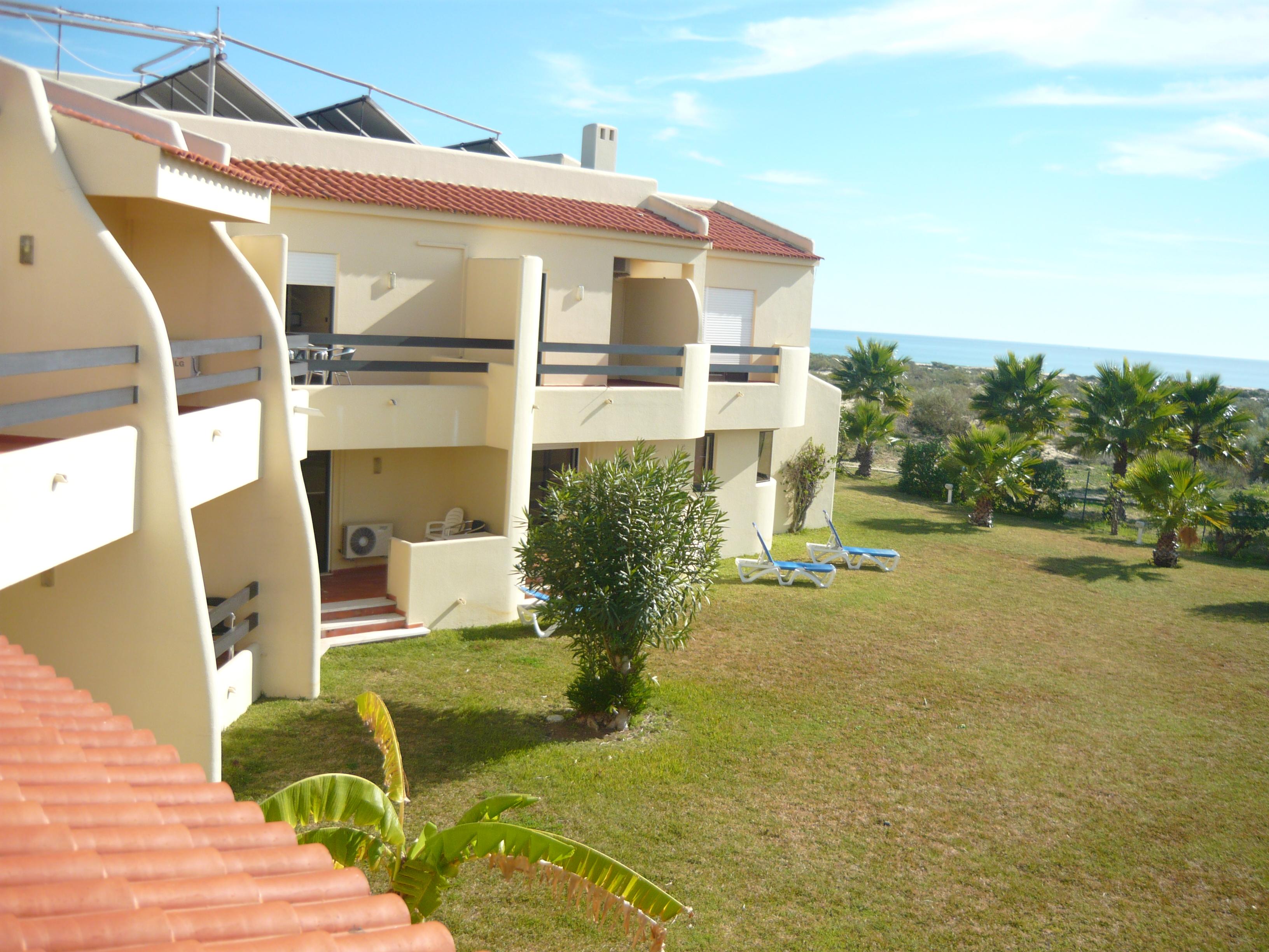 Da Lota - Beachfront 3*