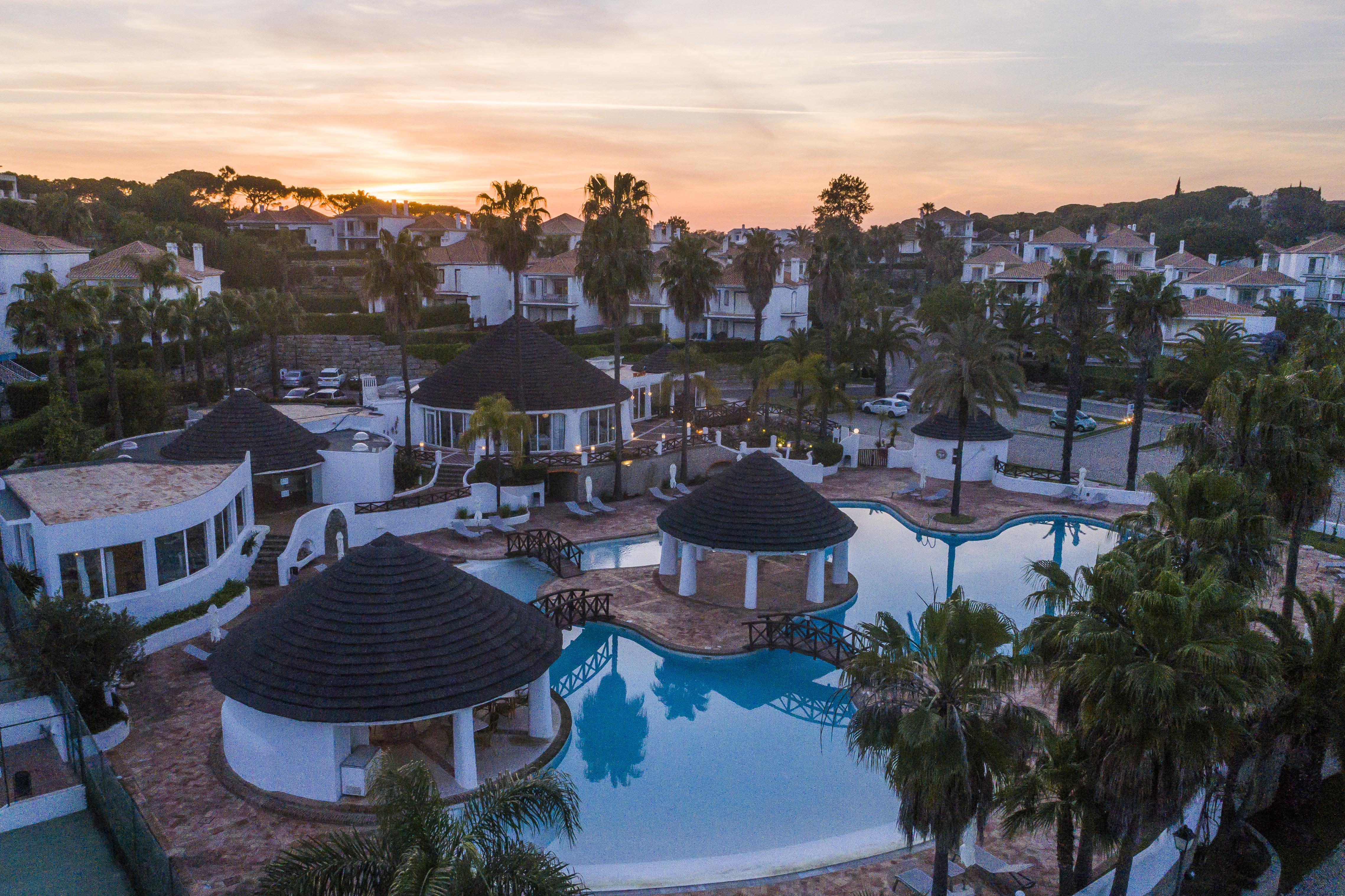 Holiday park Encosta Do Club 4*