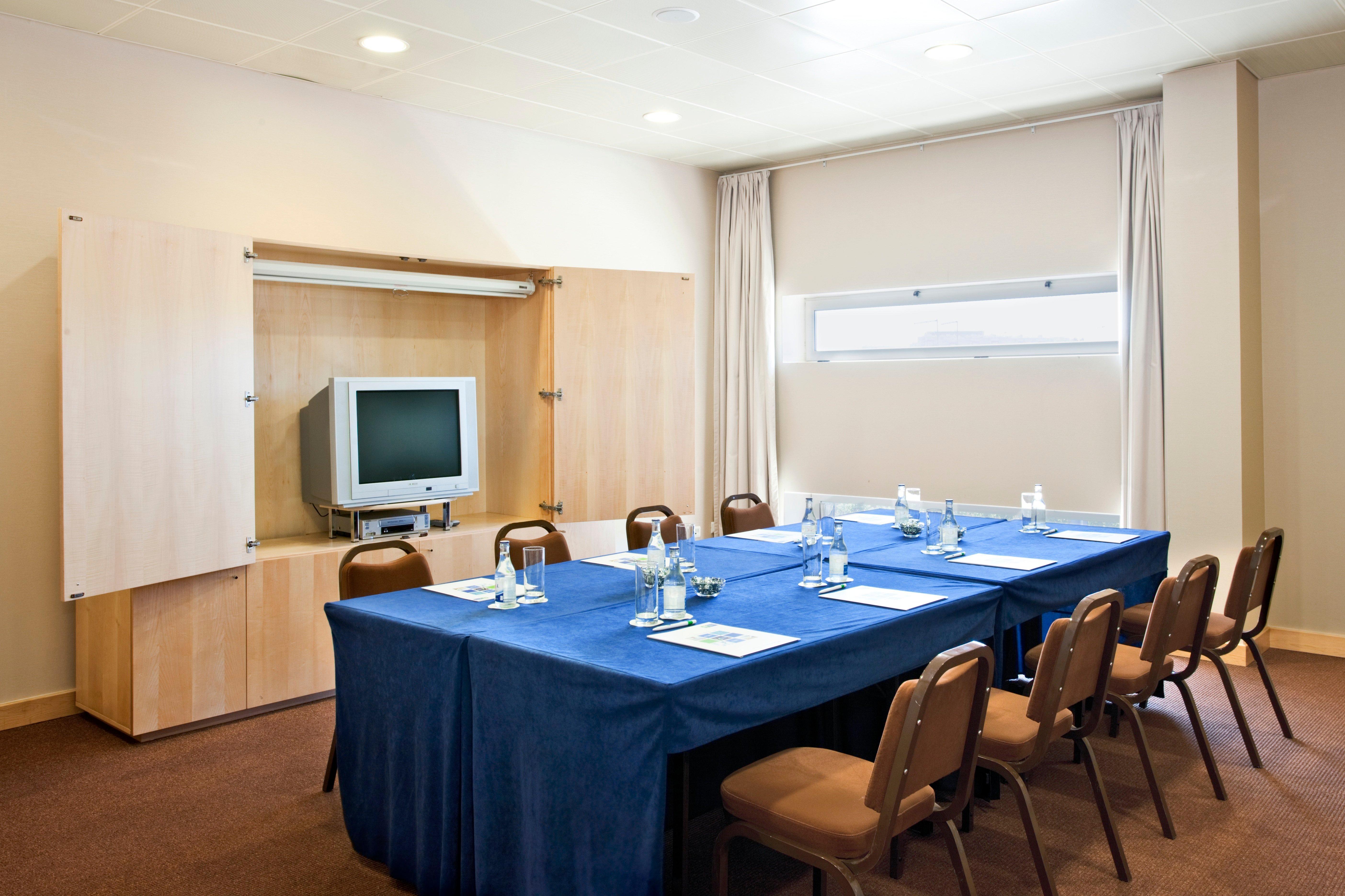 Hotel Express Lisbon-oeiras, An Ihg