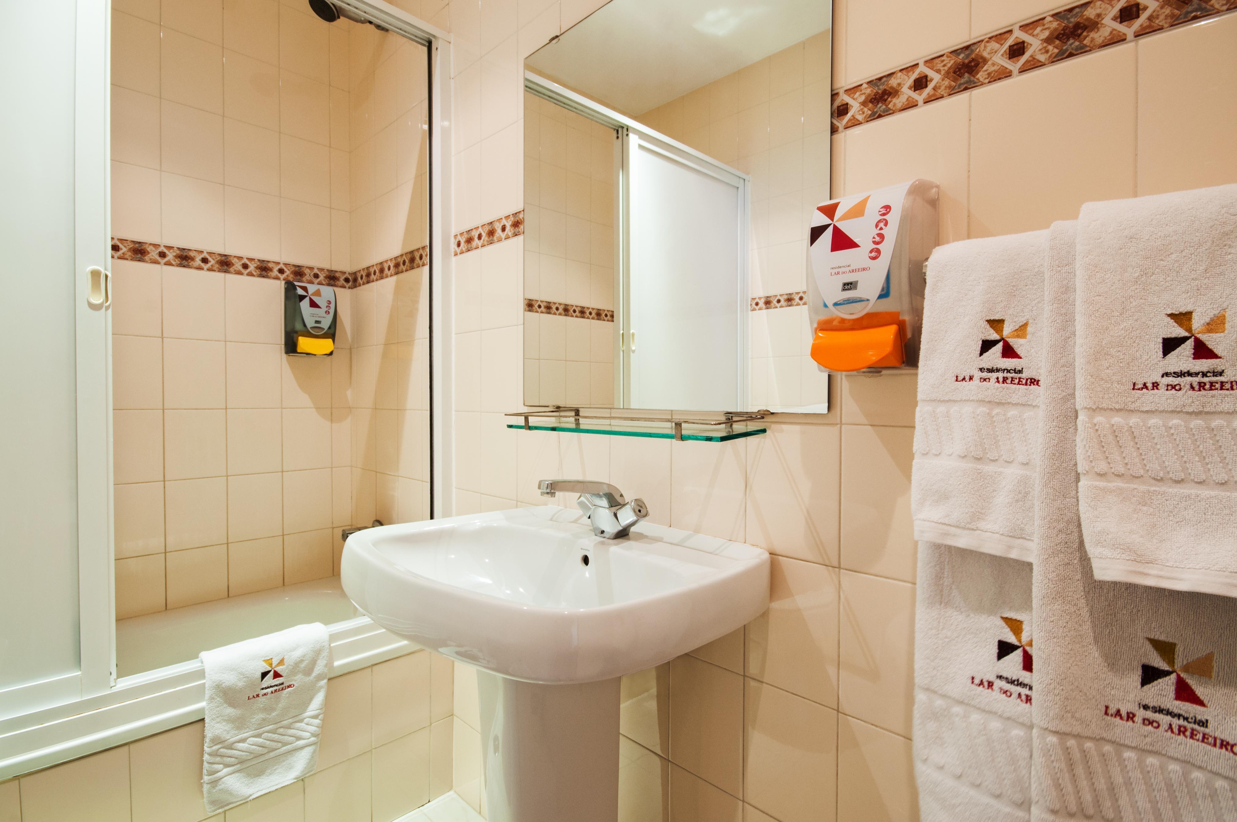 Gasthuis Residencial Do Areeiro 2*