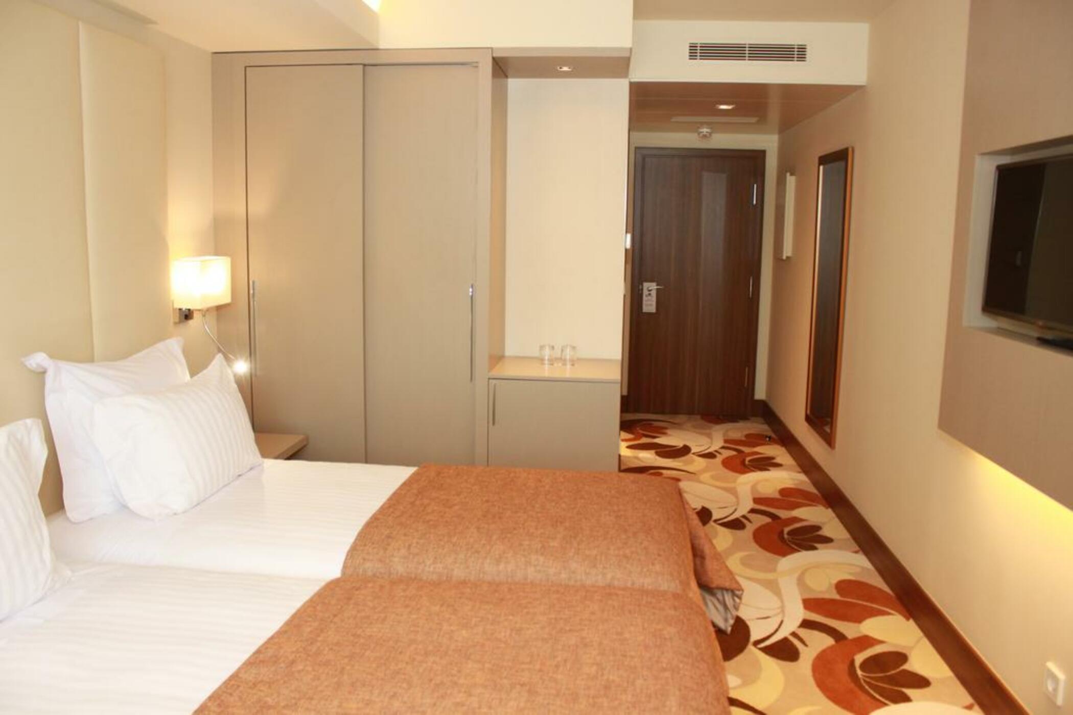 Hotel Smy 4*