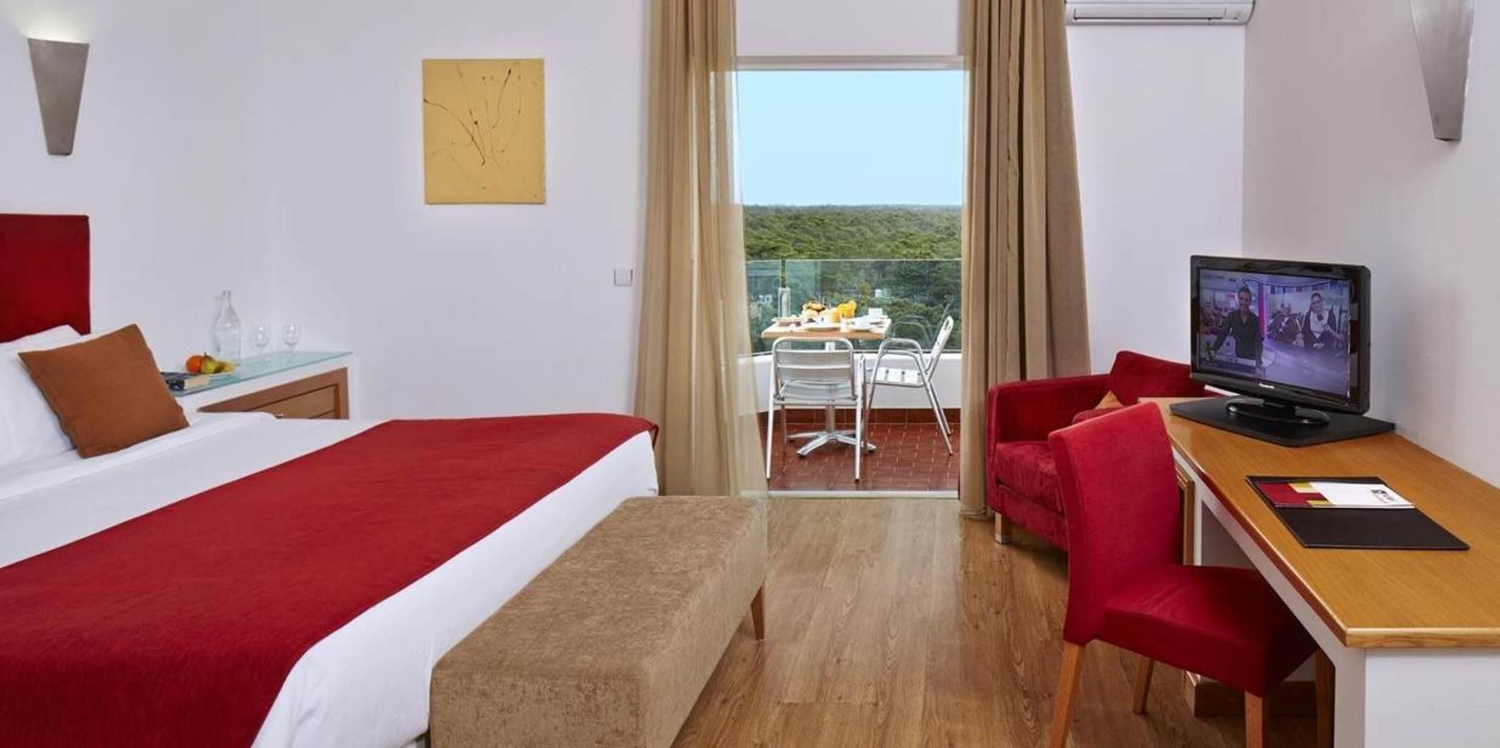 Hotel Alcazar & 4*