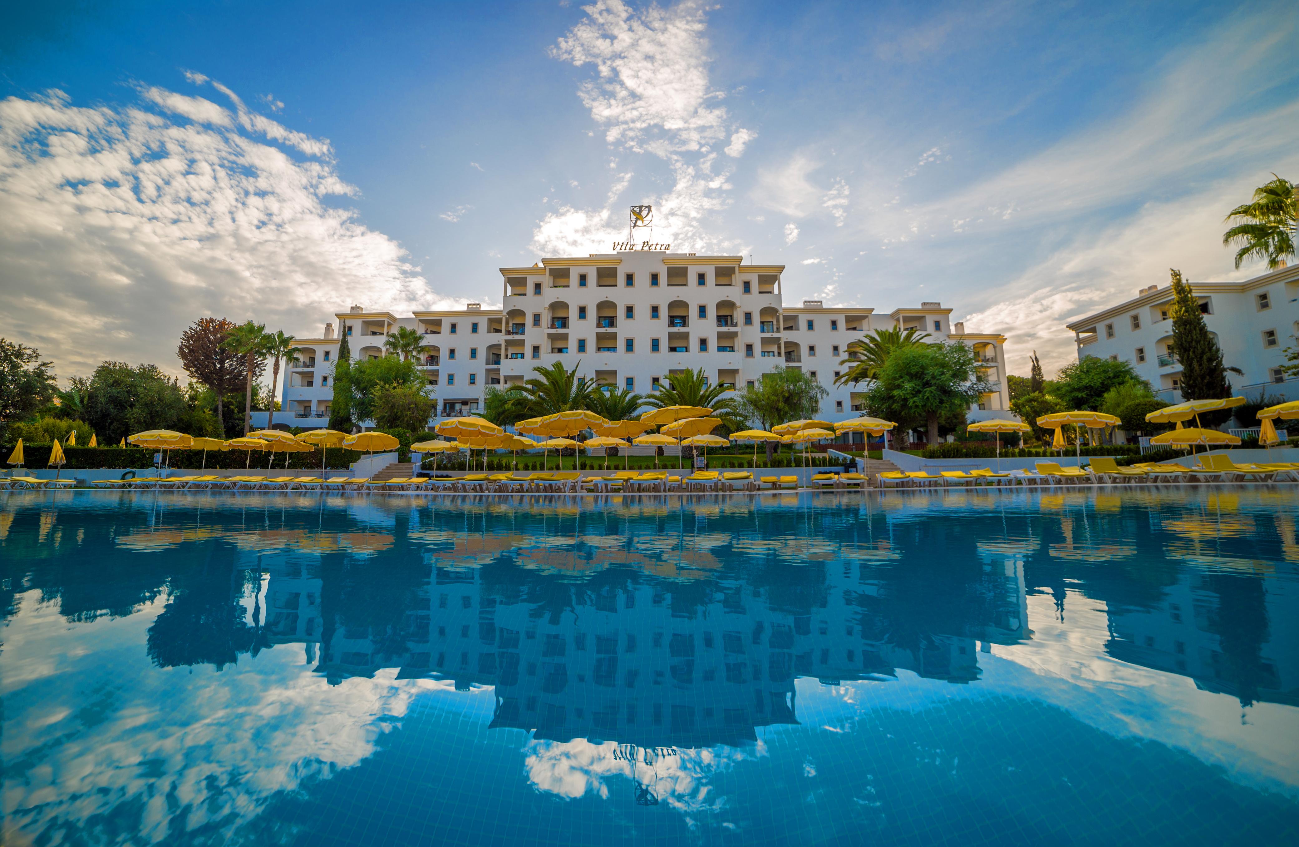 Petra Apartahotel
