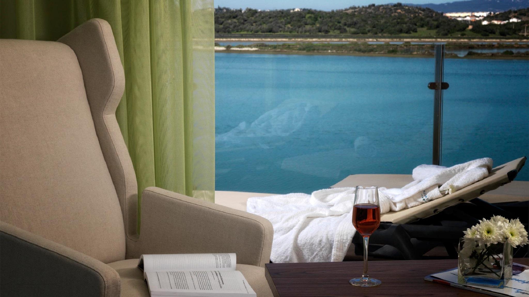 Hotel Agua Riverside 4*