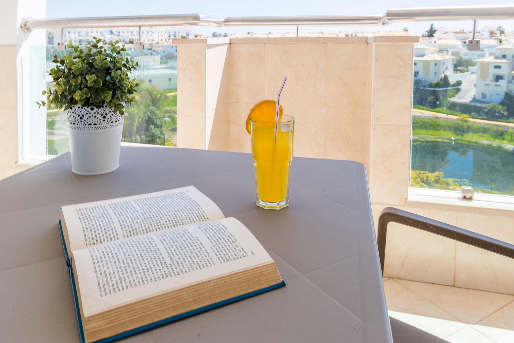 Luna Solaqua Aparthotel 4*