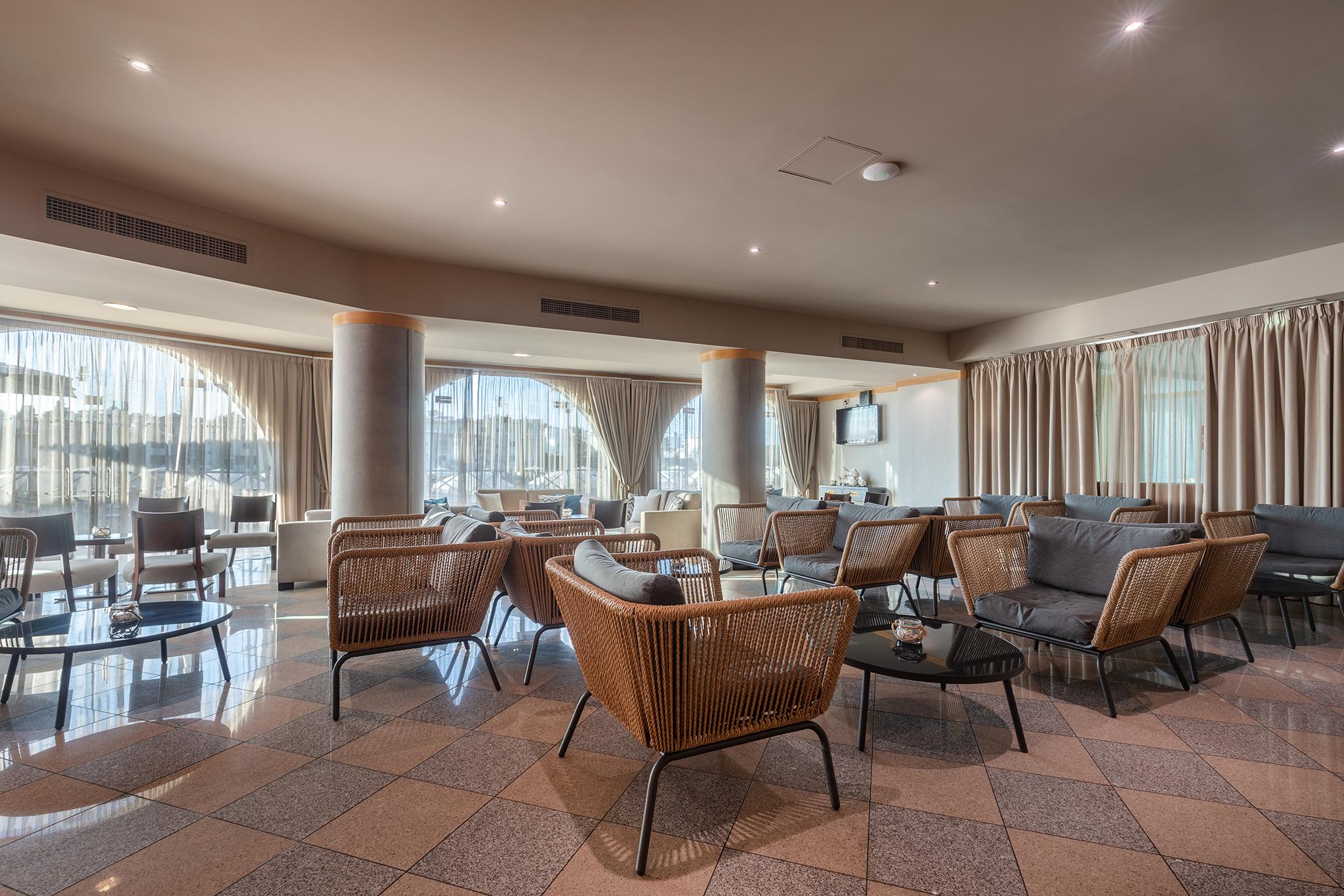 Luna Solaqua Aparthotel 4*