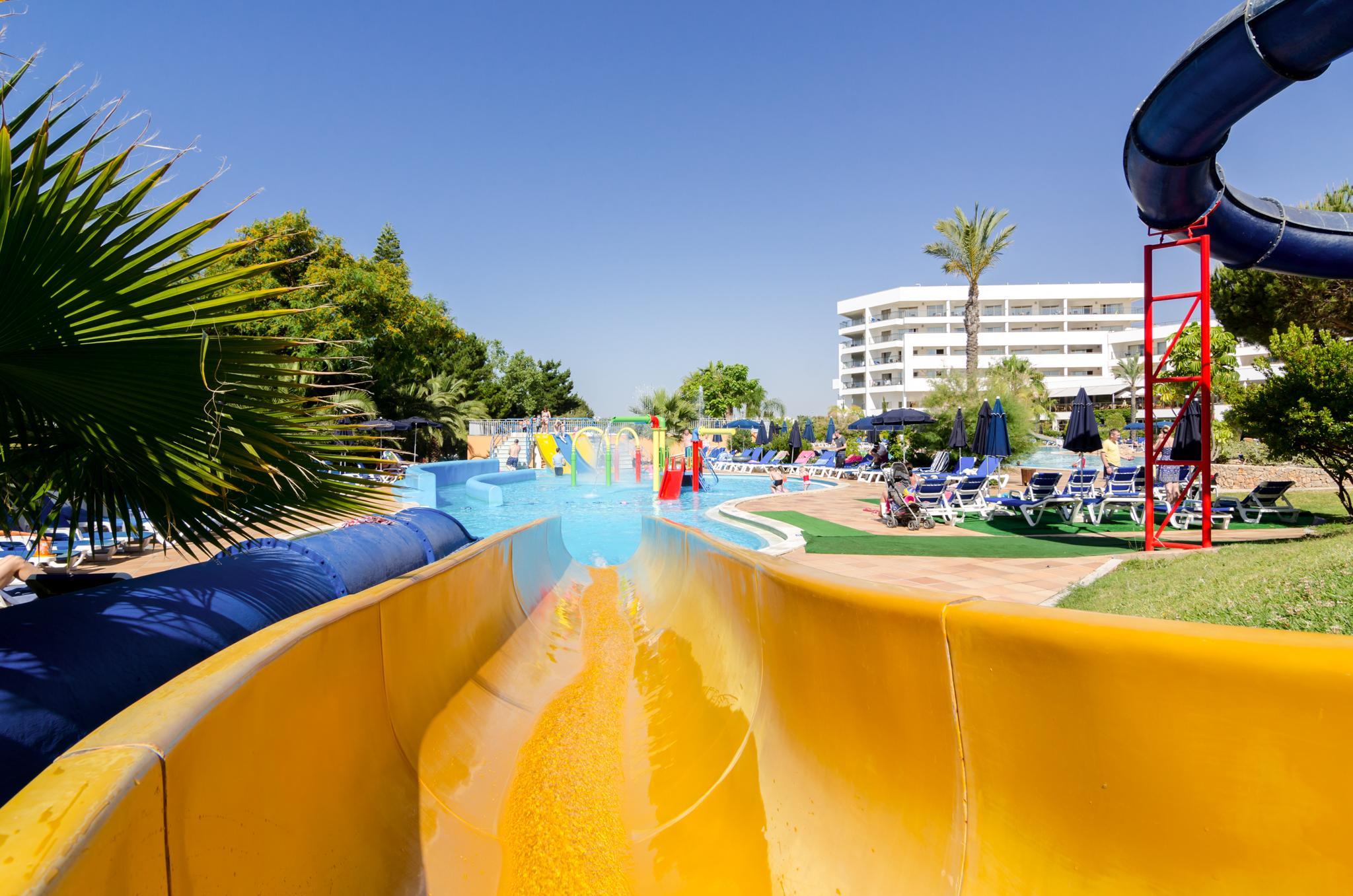 Alfagar Aparthotel 4*