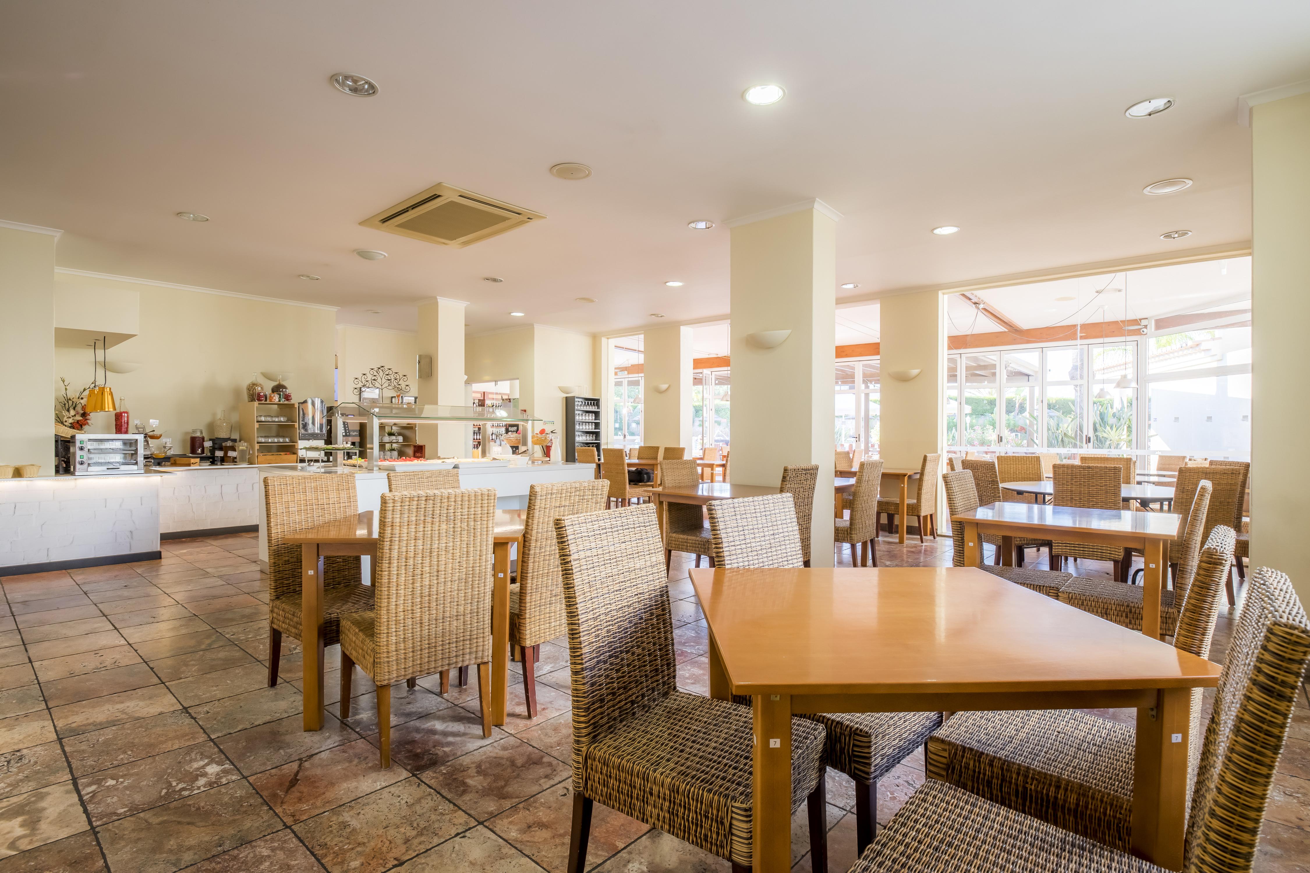 Hotel Clube Porto Mos - Sunplace & 4*