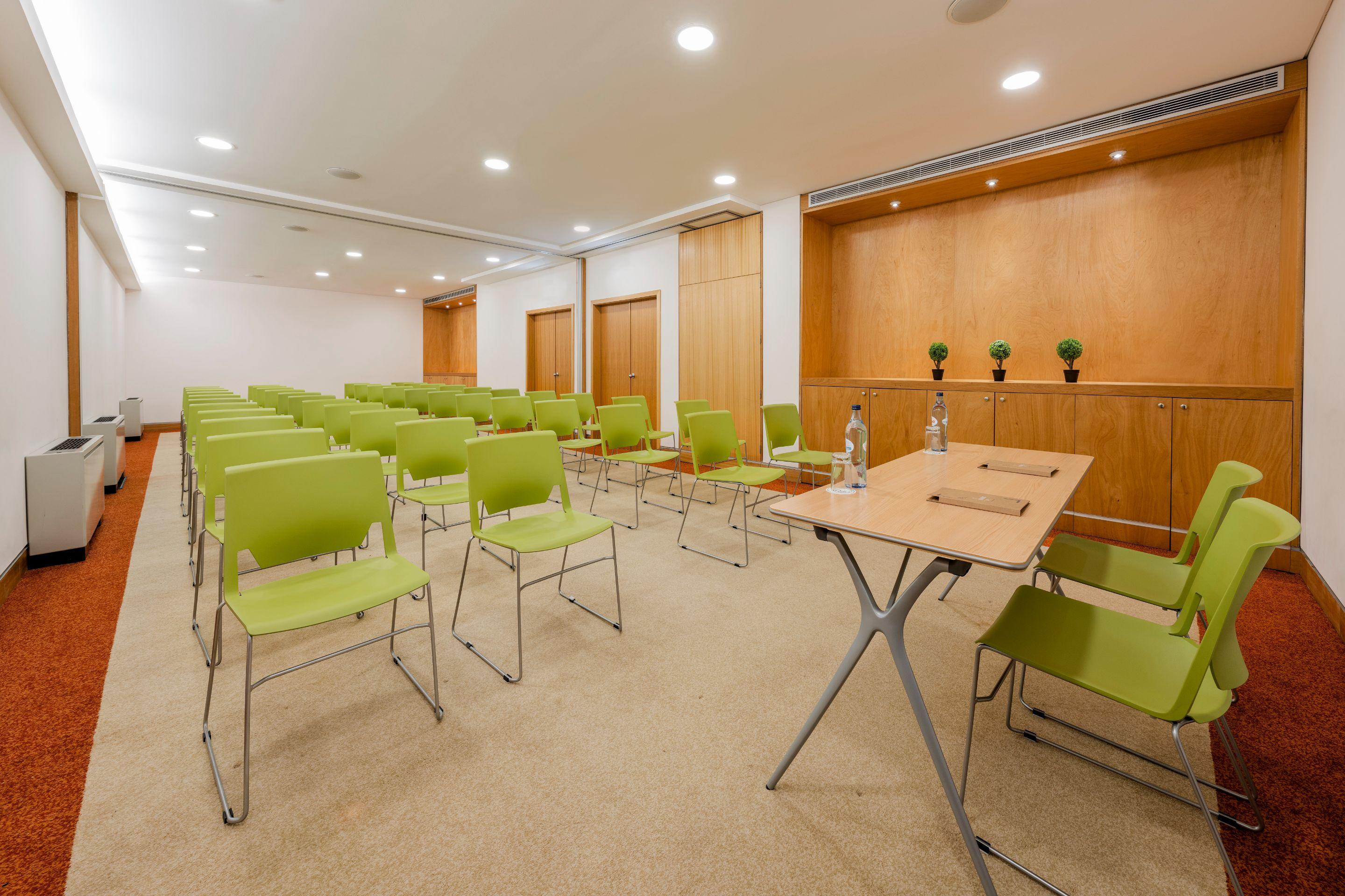 Hotel Neat Avenida 3*
