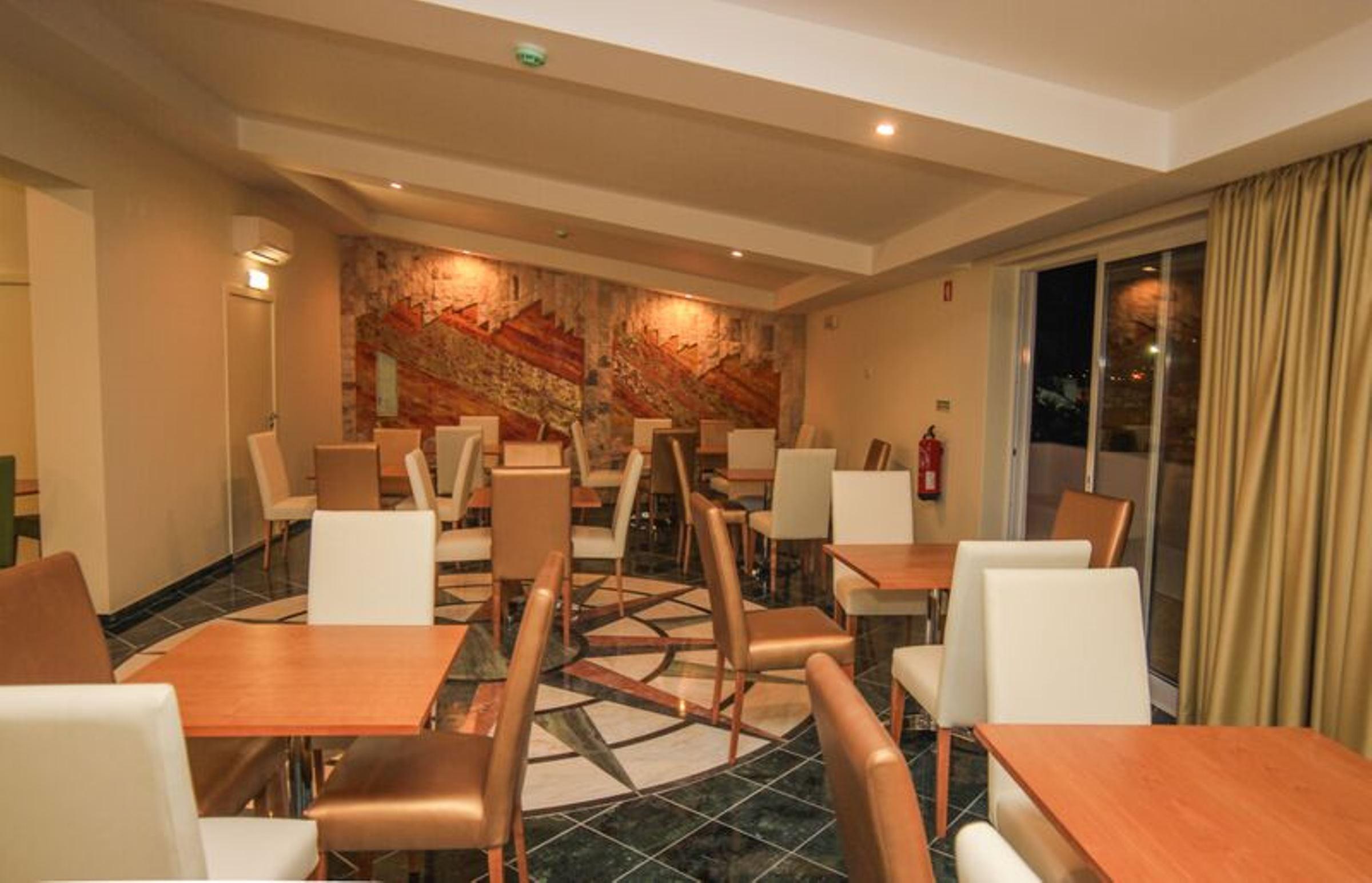 Aparthotel Lagoa 4*
