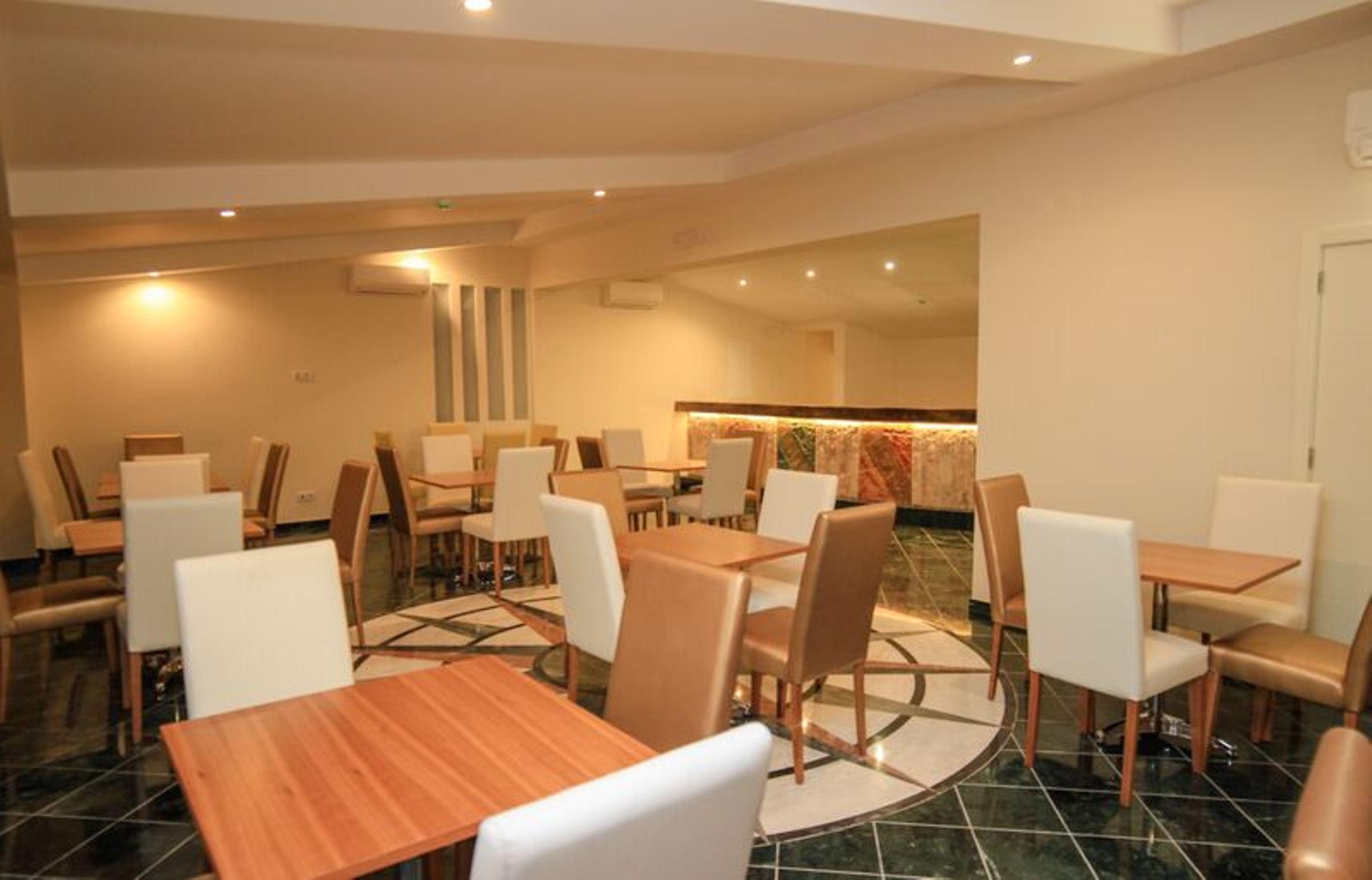 Lagoa Aparthotel 4*
