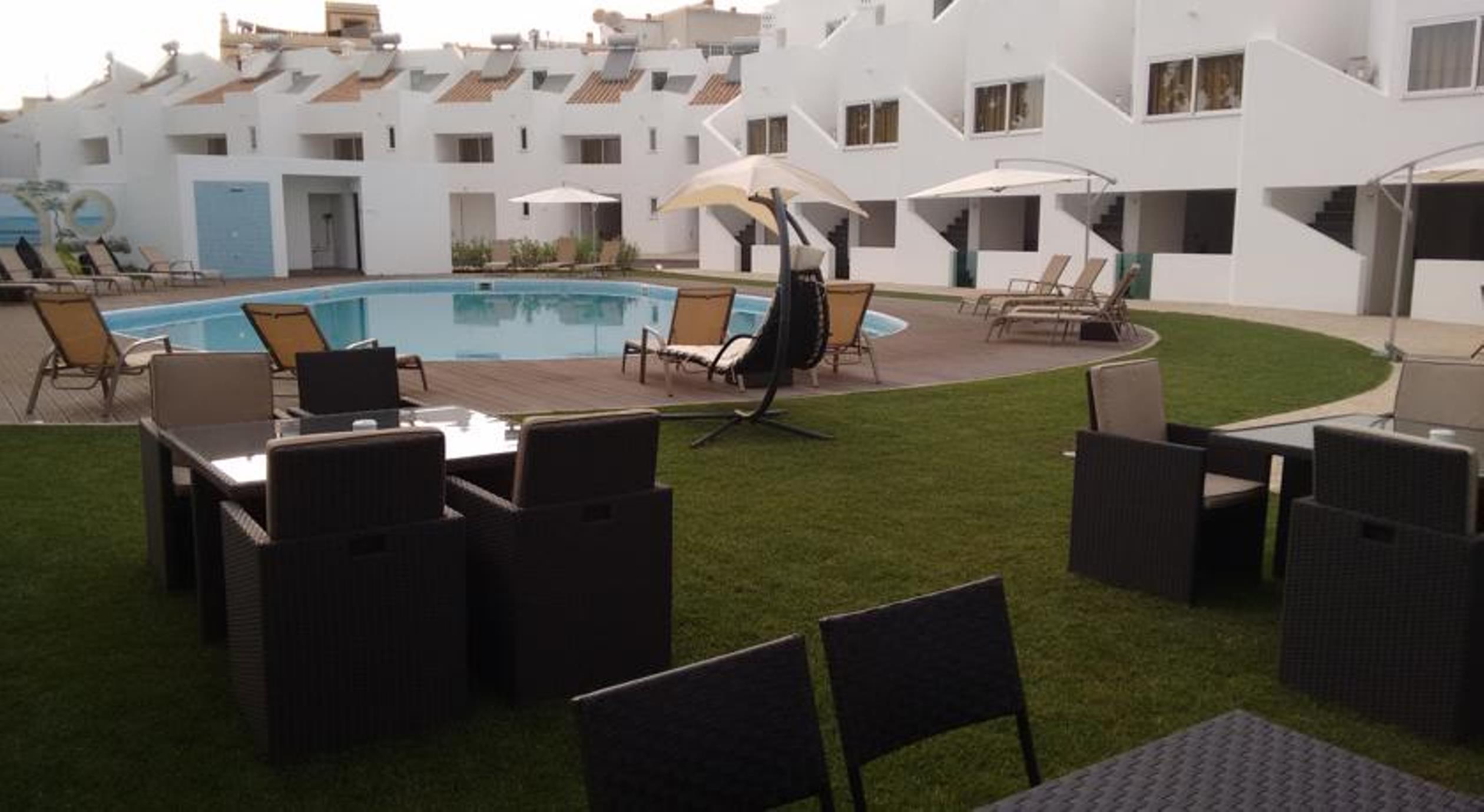 Lagoa Aparthotel 4*