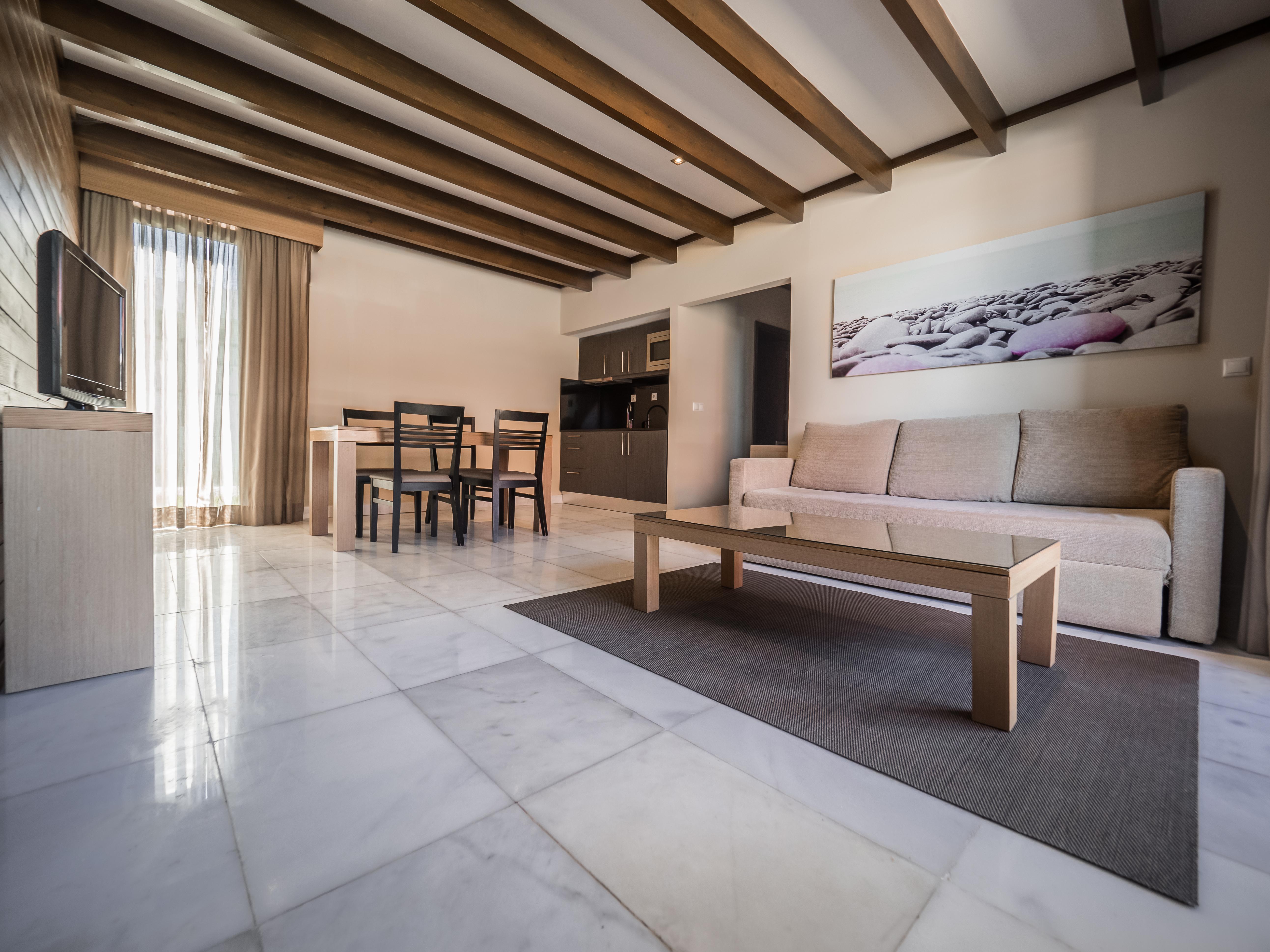 Topazio Vibe & - Adults Friendly Apartahotel Albufeira