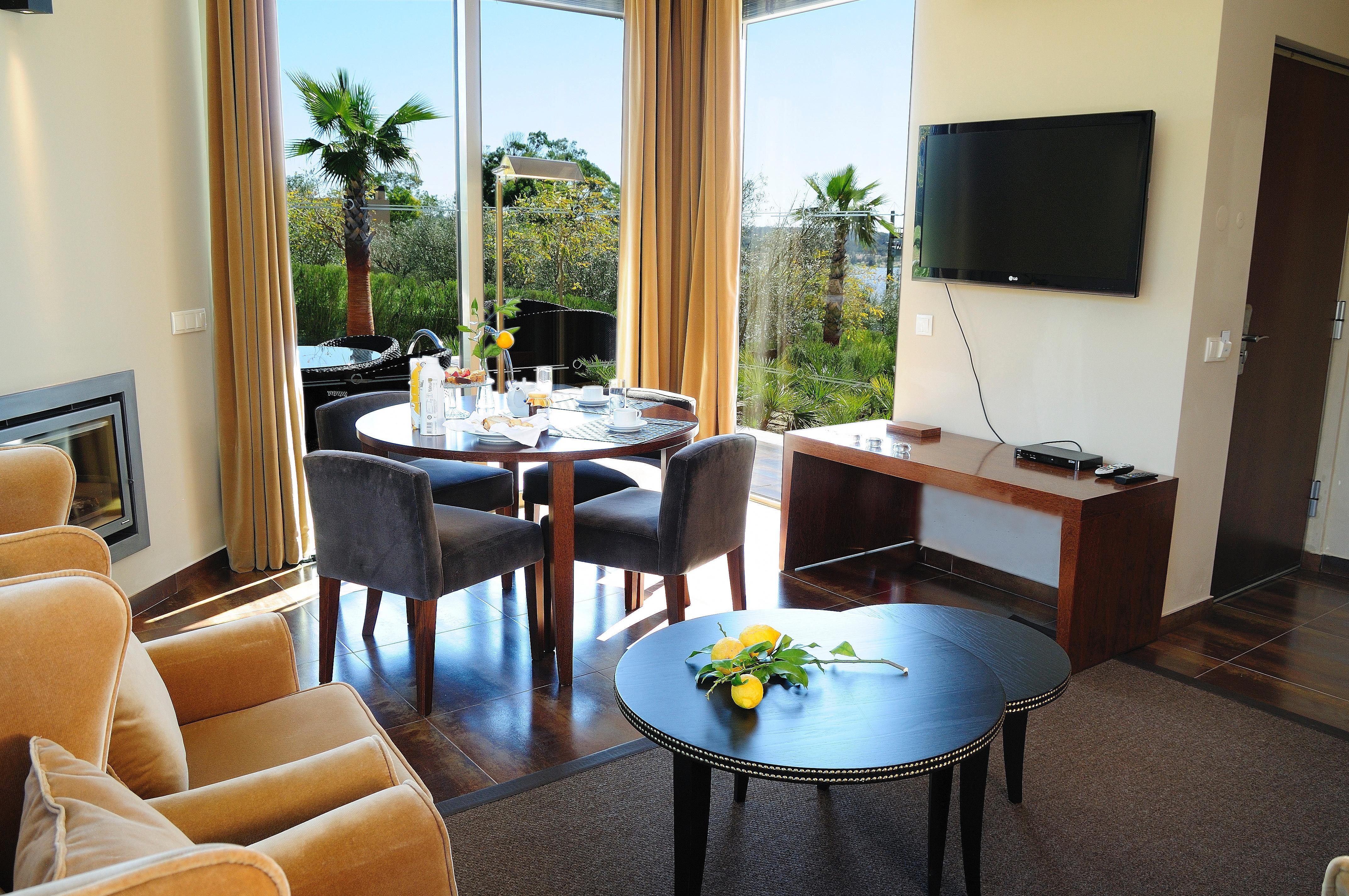 Monte Novo Hotel 4*