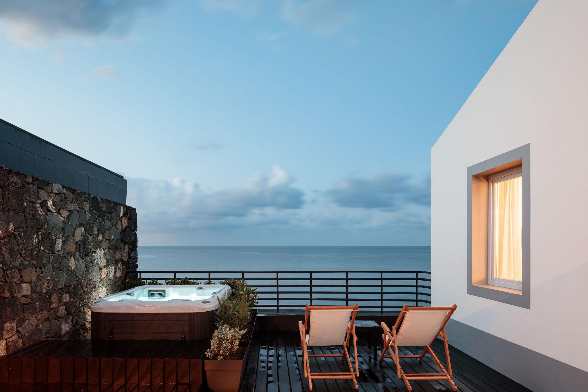 White Exclusive & Hotel