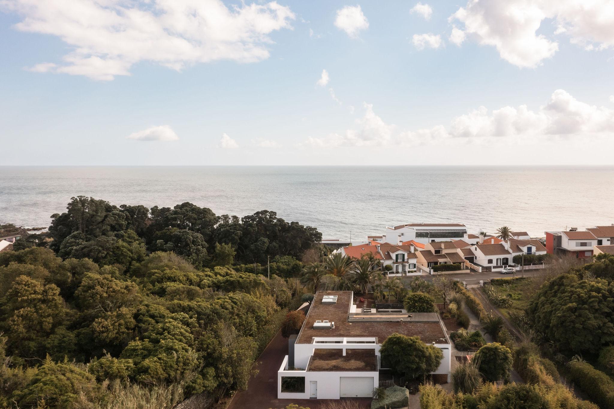 White Exclusive & Hotel Lagoa (Azores)