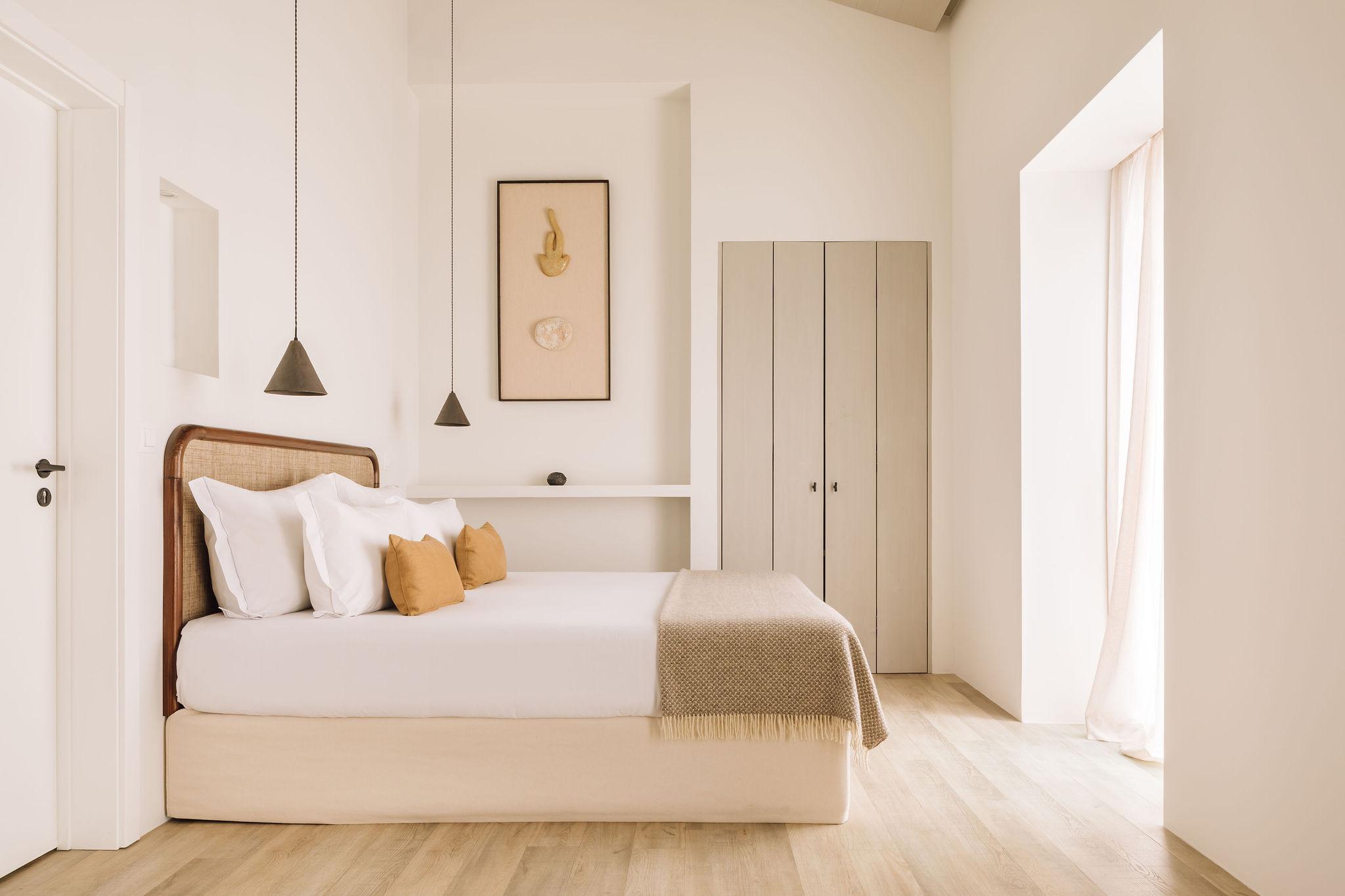 White Exclusive & Hotel