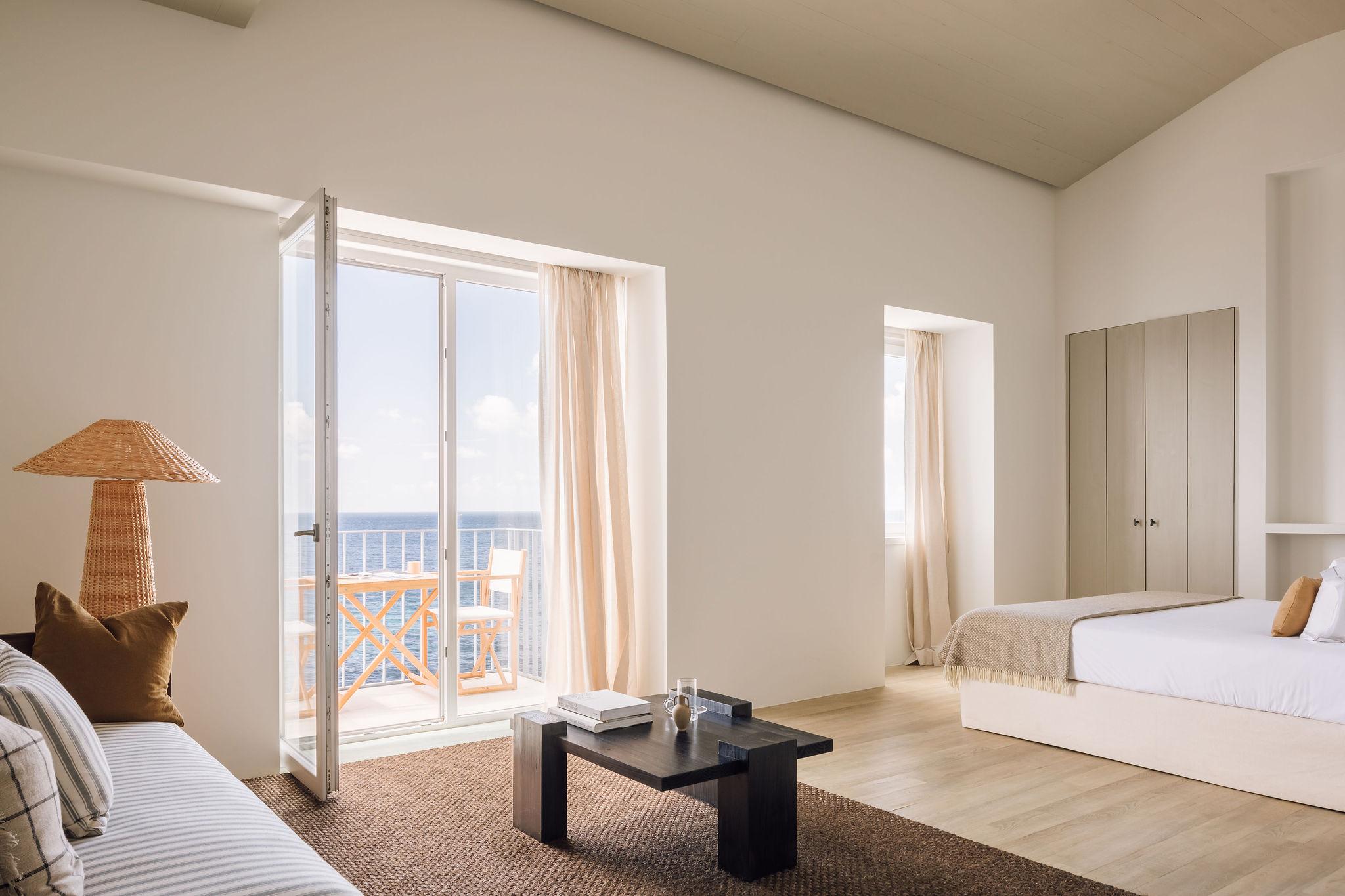 White Exclusive & Hotel Lagoa (Azores)
