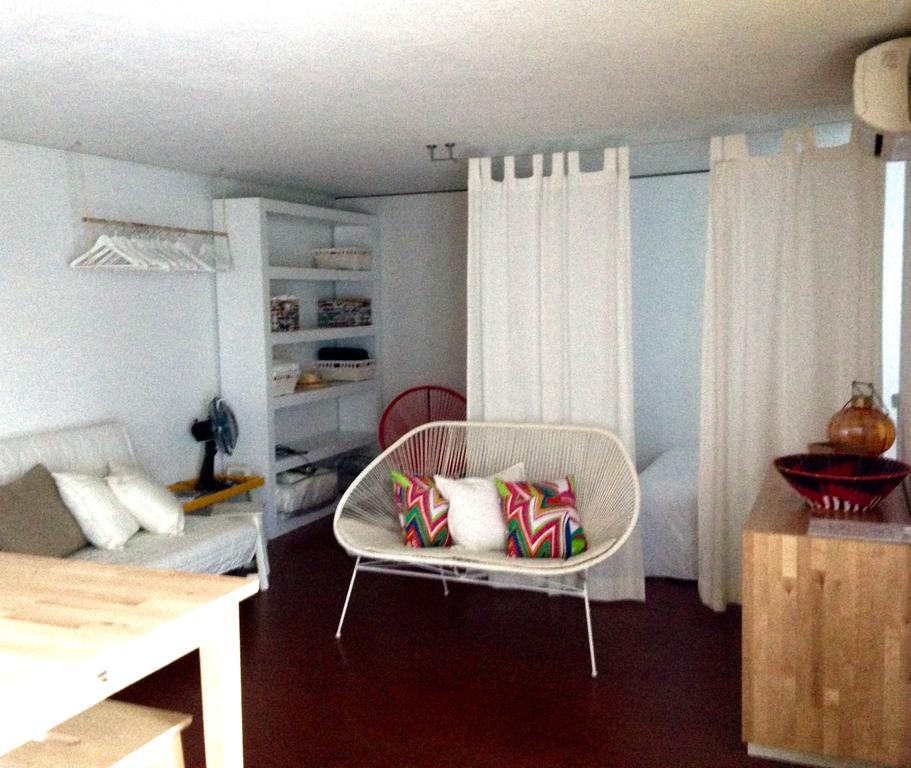 Carcavelos Surf House 2*