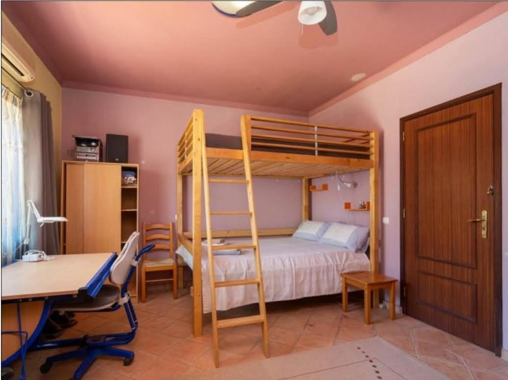 Villa Oceanfront - 8 Rooms, 2 Kitchens With Pool, Billiard Table And Beach-volleyball Court Carvoeiro (Lagoa)