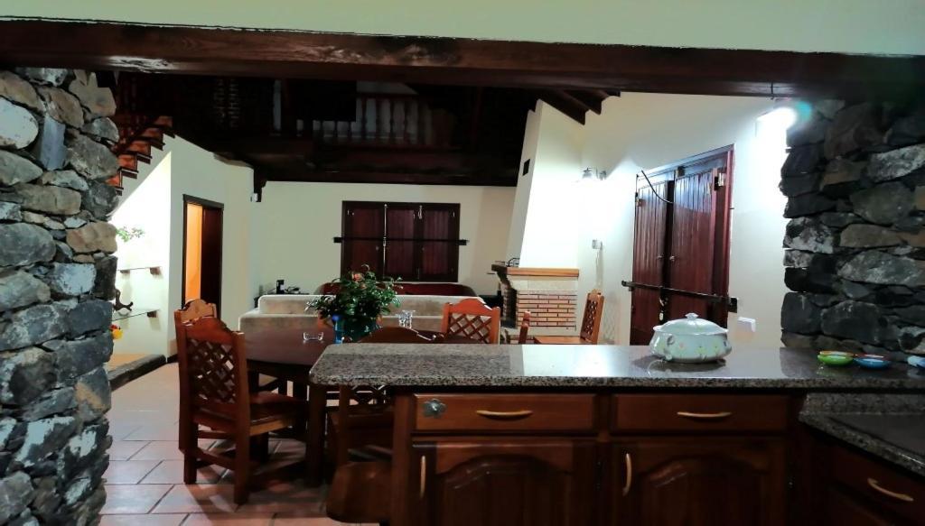 Santana, Flowers's House