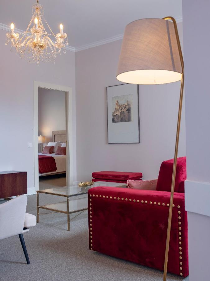 Palace Hotel *